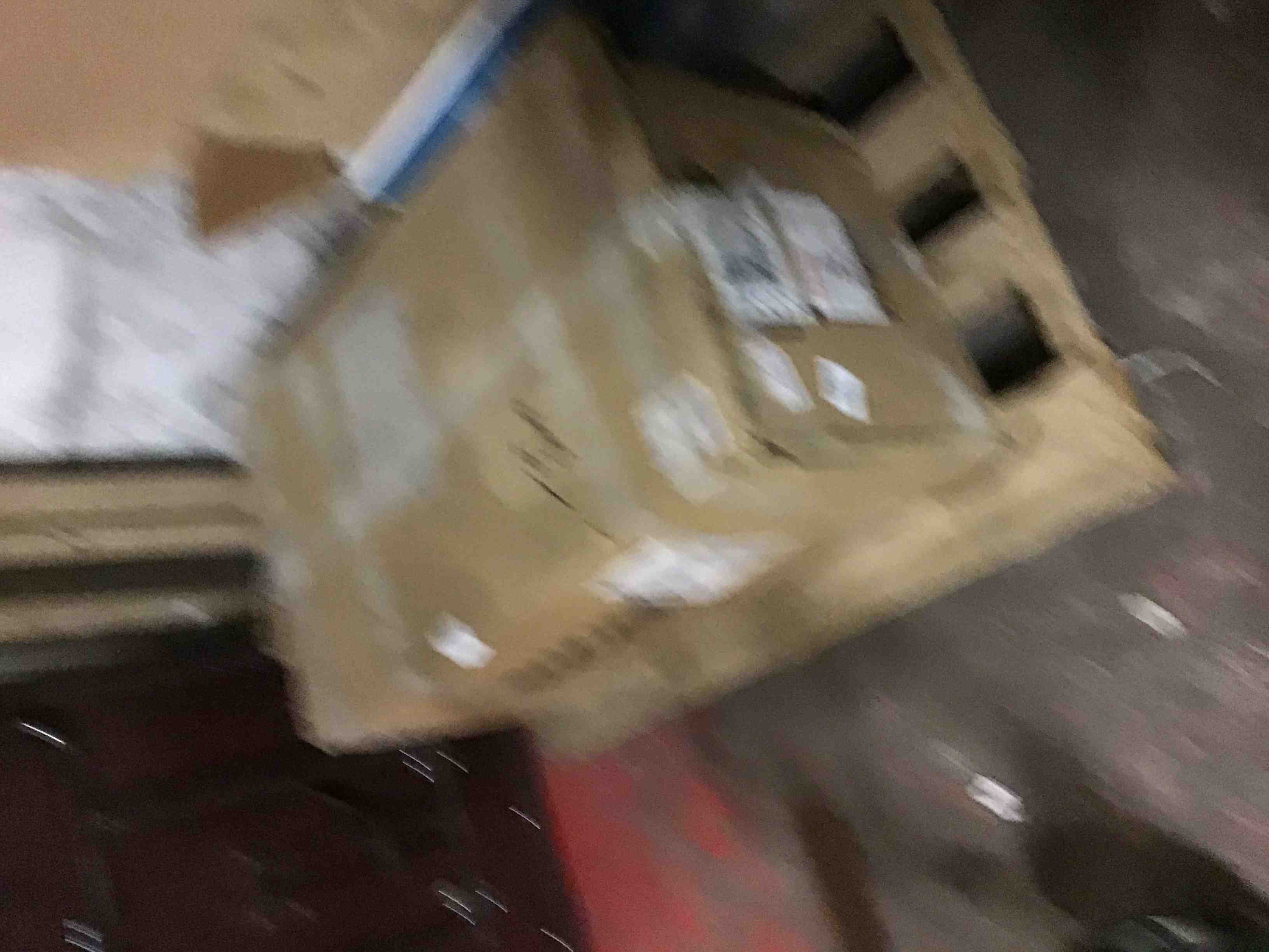 https://s3.amazonaws.com/lotting-images-prod/bidfta/MD409007_1573574017799.jpeg