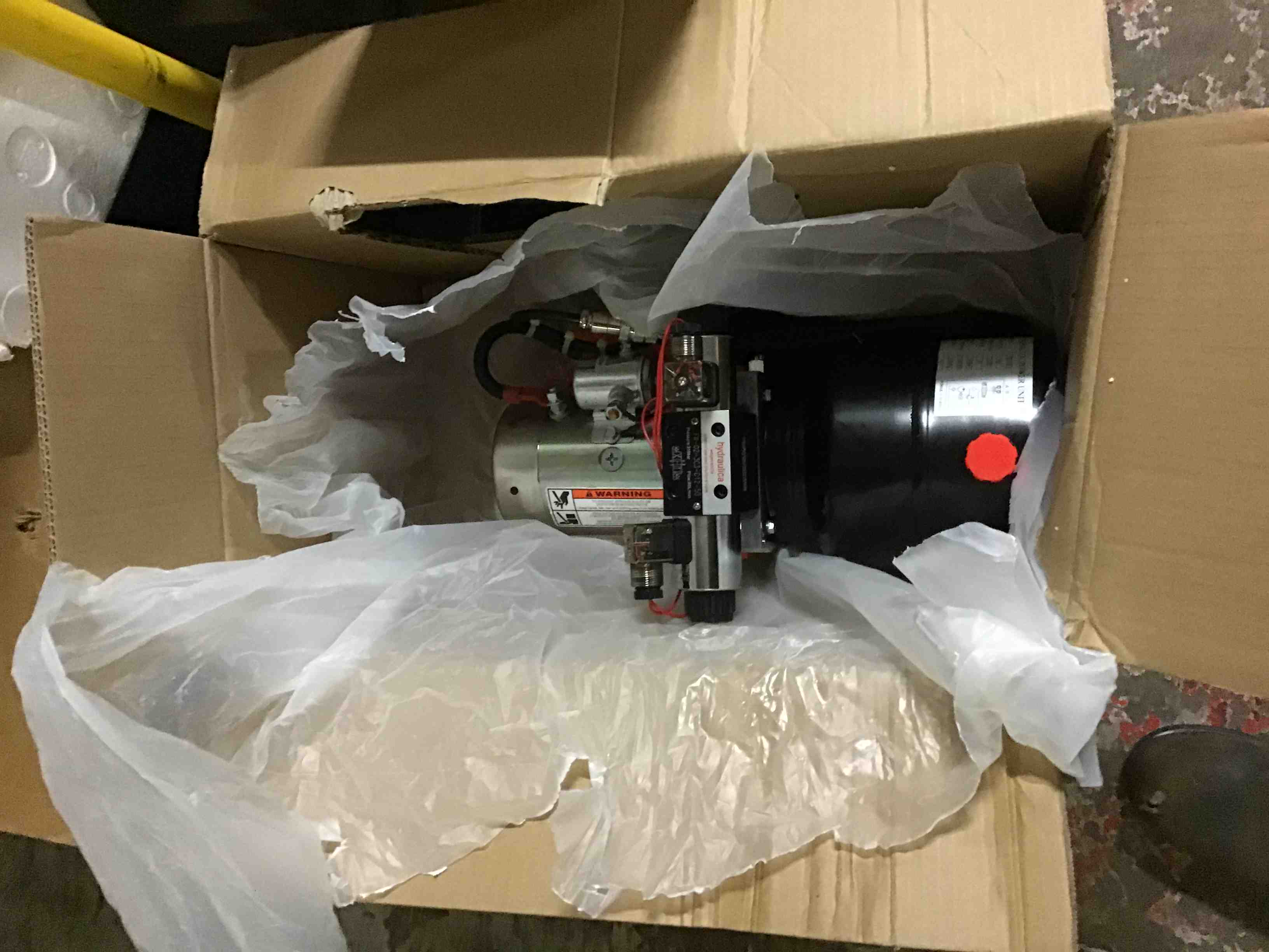 https://s3.amazonaws.com/lotting-images-prod/bidfta/MD409010_1573581028923.jpeg