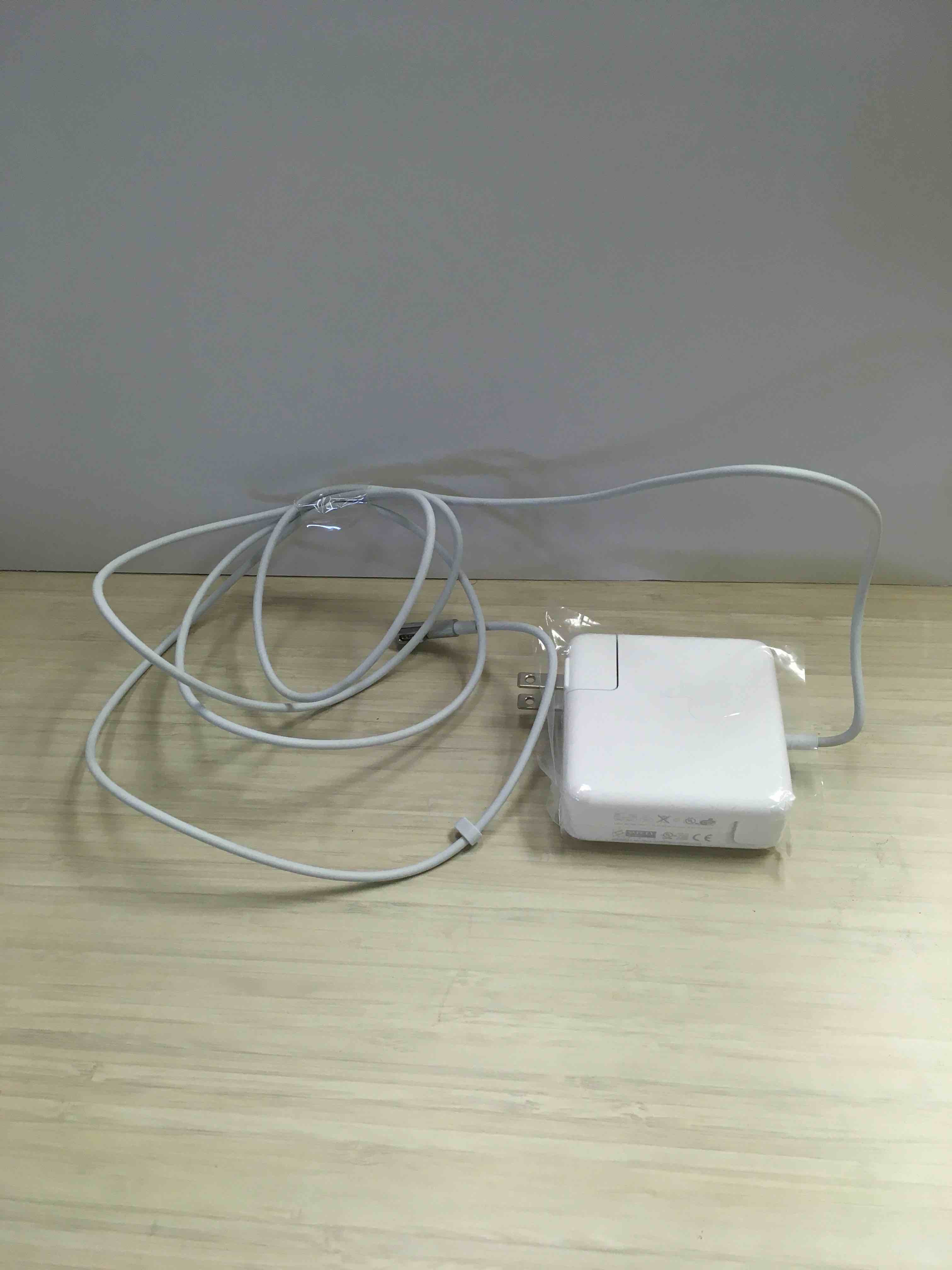 https://s3.amazonaws.com/lotting-images-prod/bidfta/ORG0640087_1600792949485.jpeg