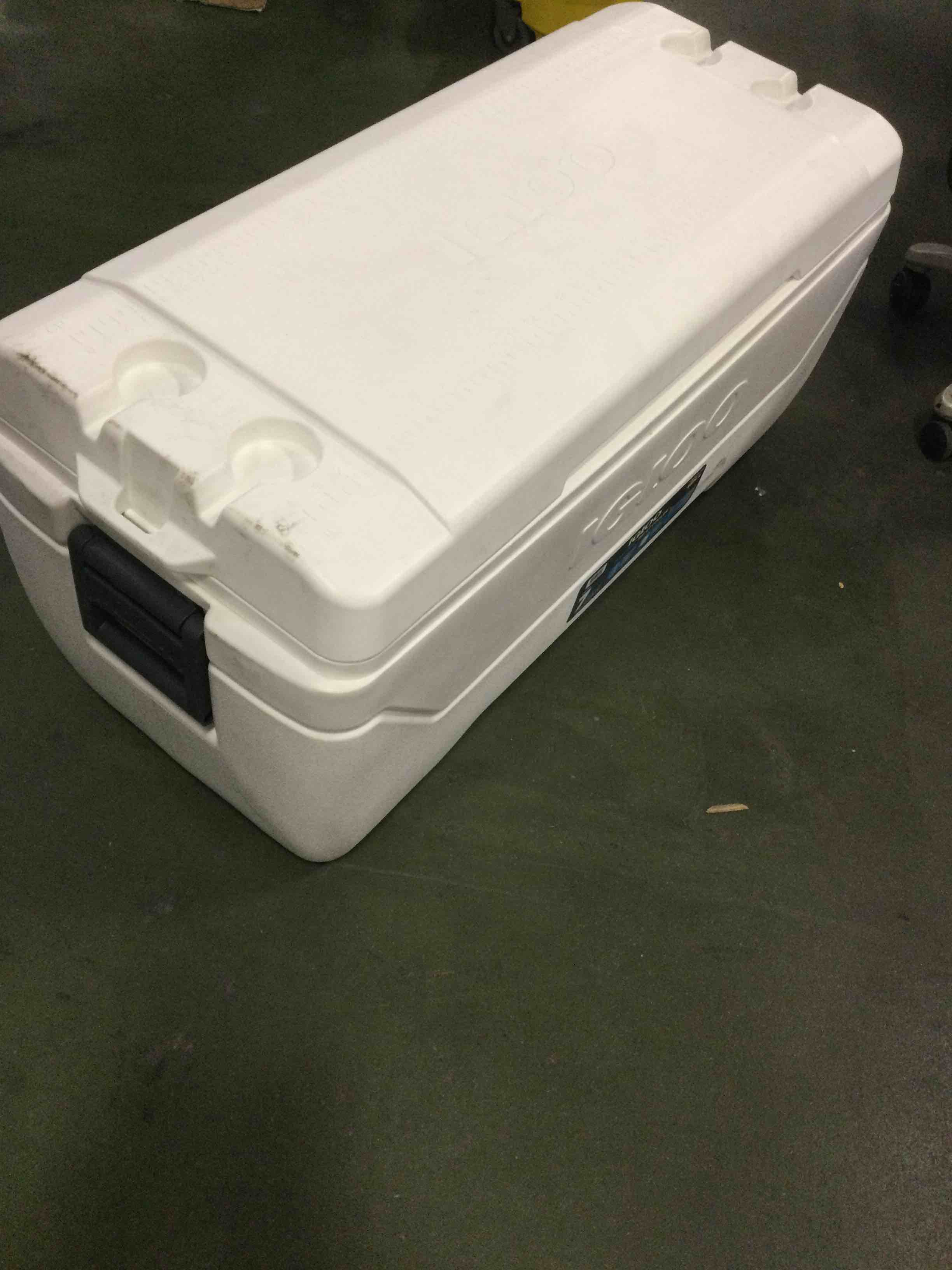 https://s3.amazonaws.com/lotting-images-prod/bidfta/ORG1425447_1637613434874.jpeg