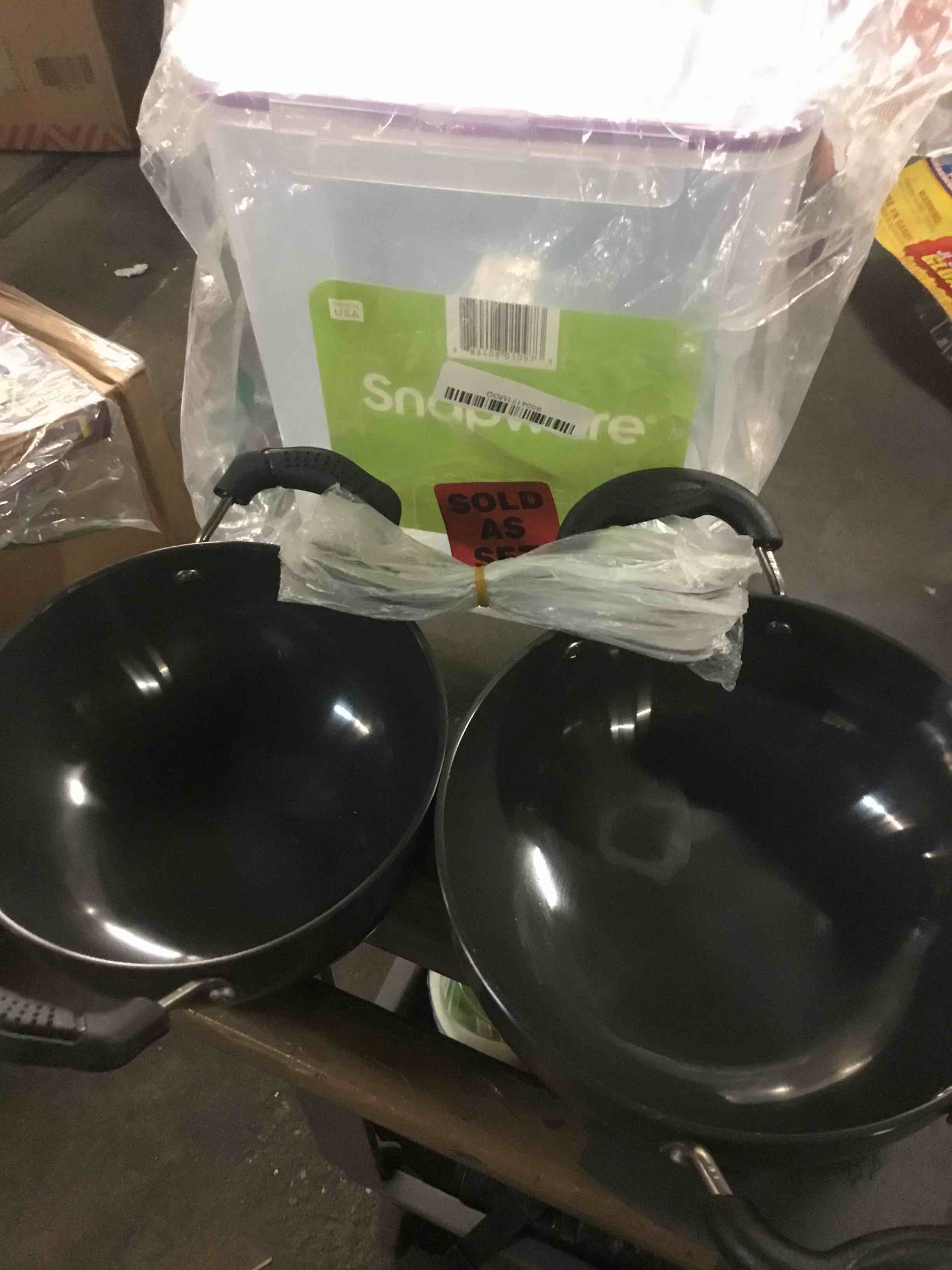 Assorted articles for kitchen