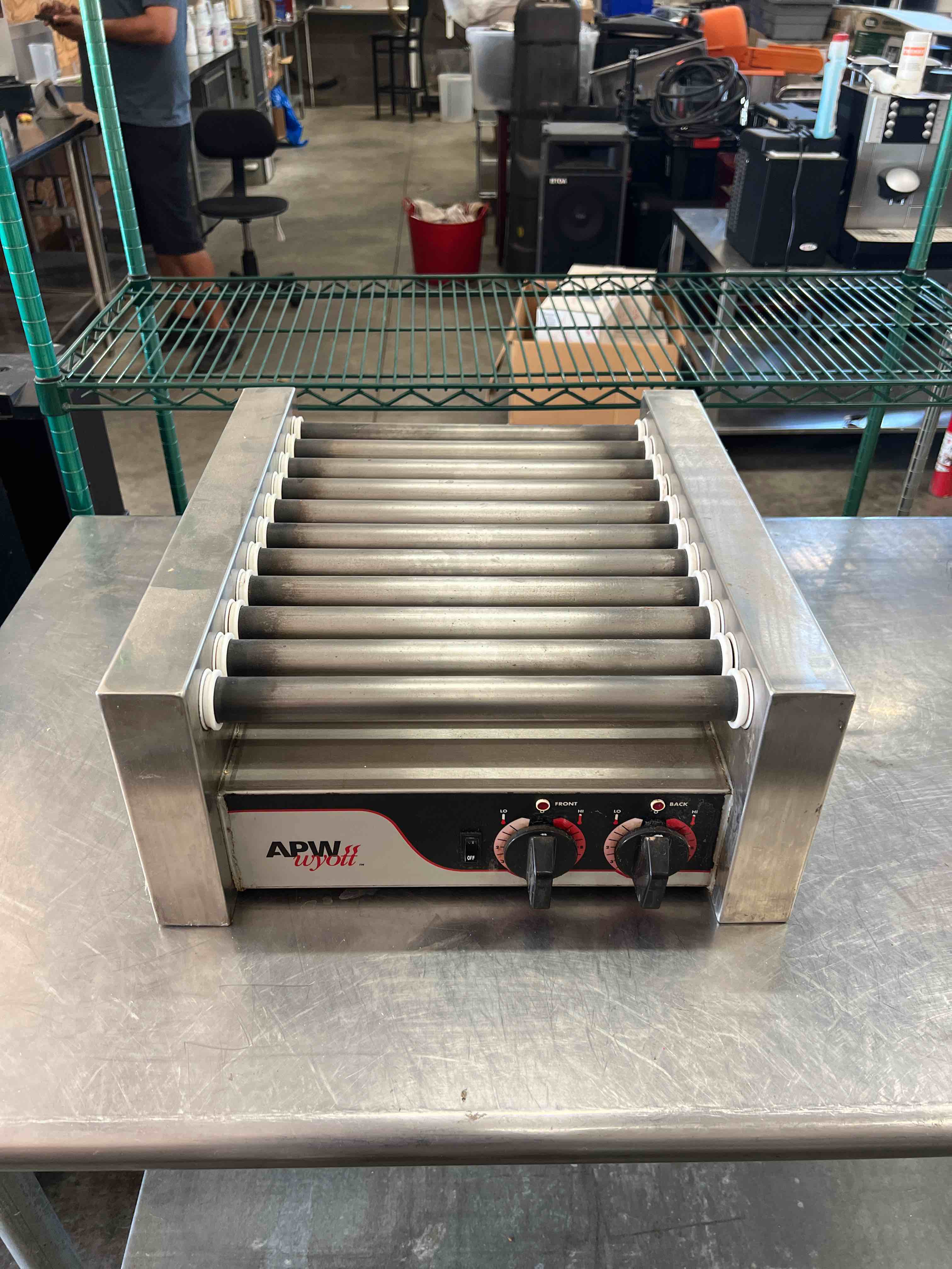 APW WYOTT COUNTERTOP HOT DOG ROLLER