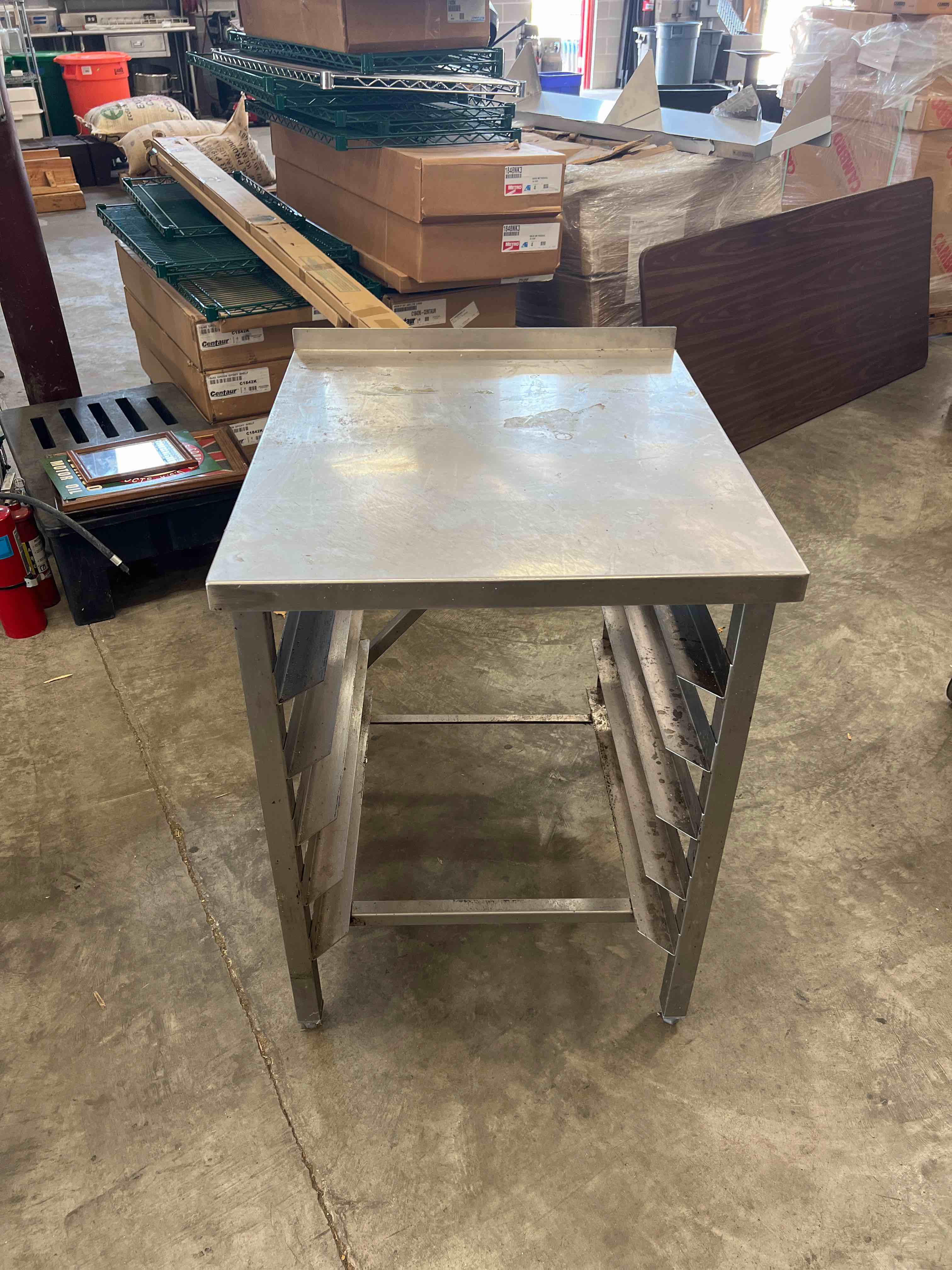 26 INCH HEAVY DUTY STAINLESS STEEL TABLE WITH 5 PAN RACKS