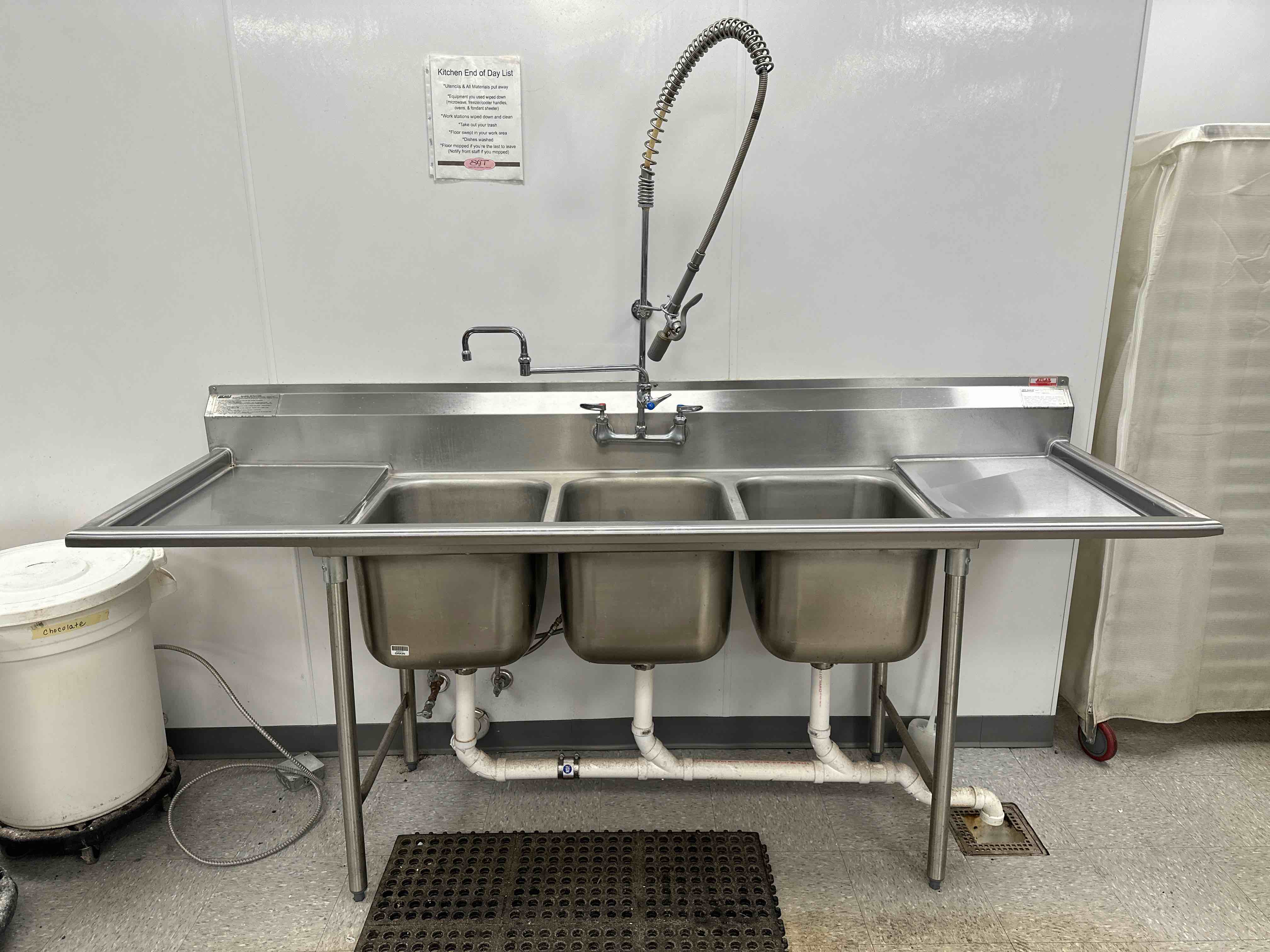 EAGLE STAINLESS STEEL 3-COMPARTMENT SINK WITH DRAIN BOARDS AND PRE-RINSE SPRAYER