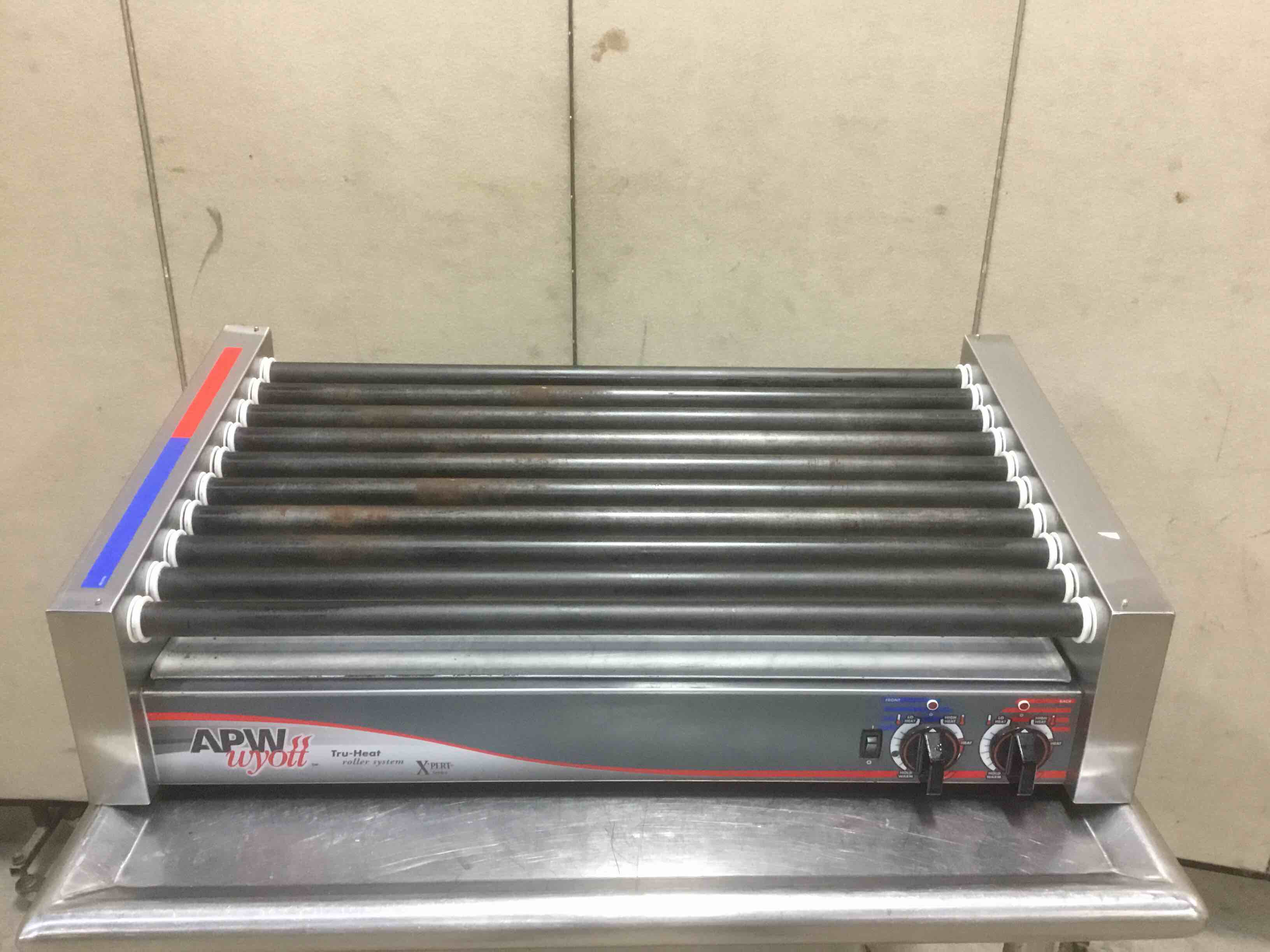 WYOTT 35 INCH STAINLESS STEEL HOTDOG ROLLER GRILL