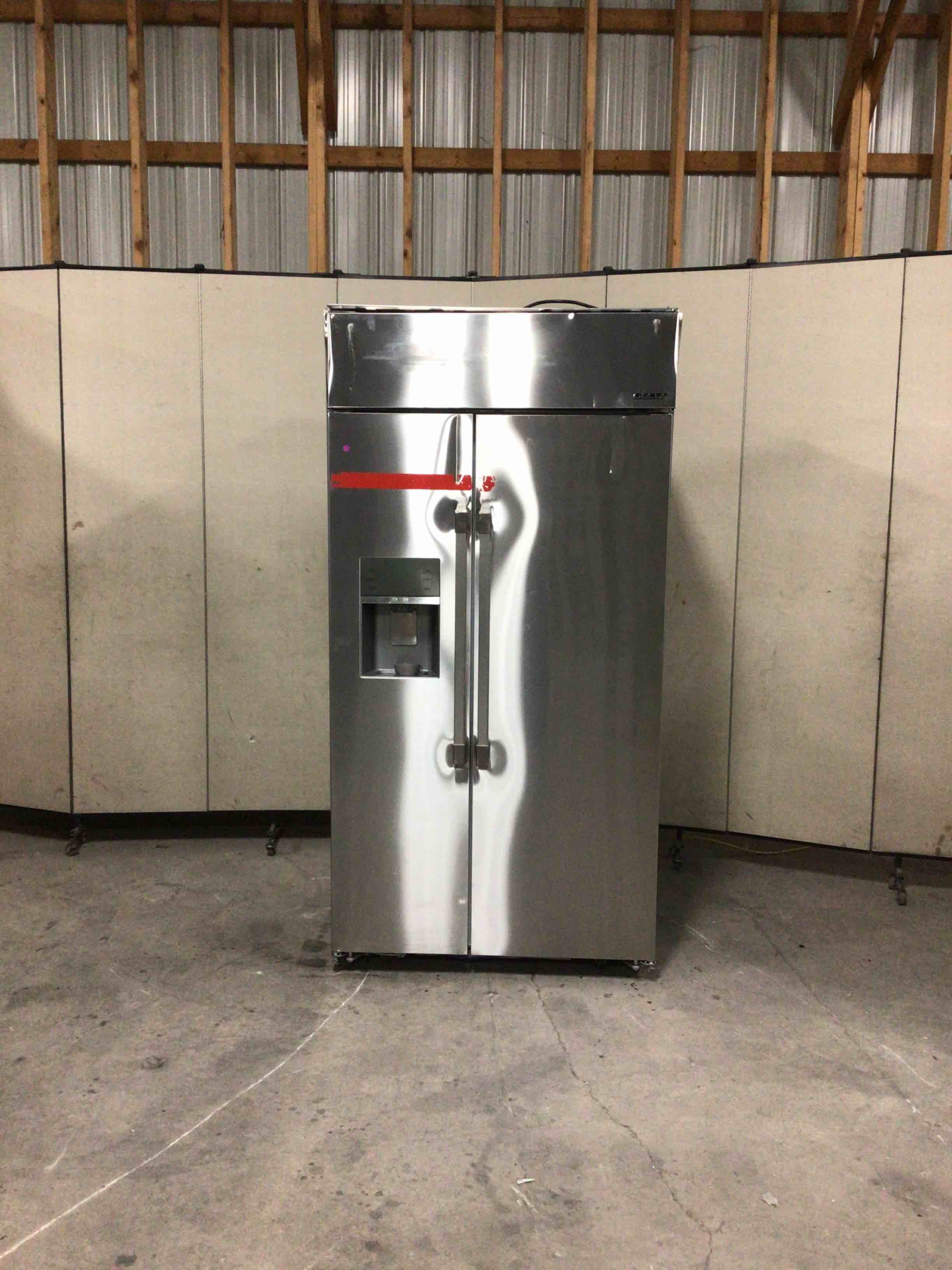 2020 DACOR 42 INCH SIDE BY SIDE REFRIGERATOR FREEZER WITH ICE AND WATER DISPENSER