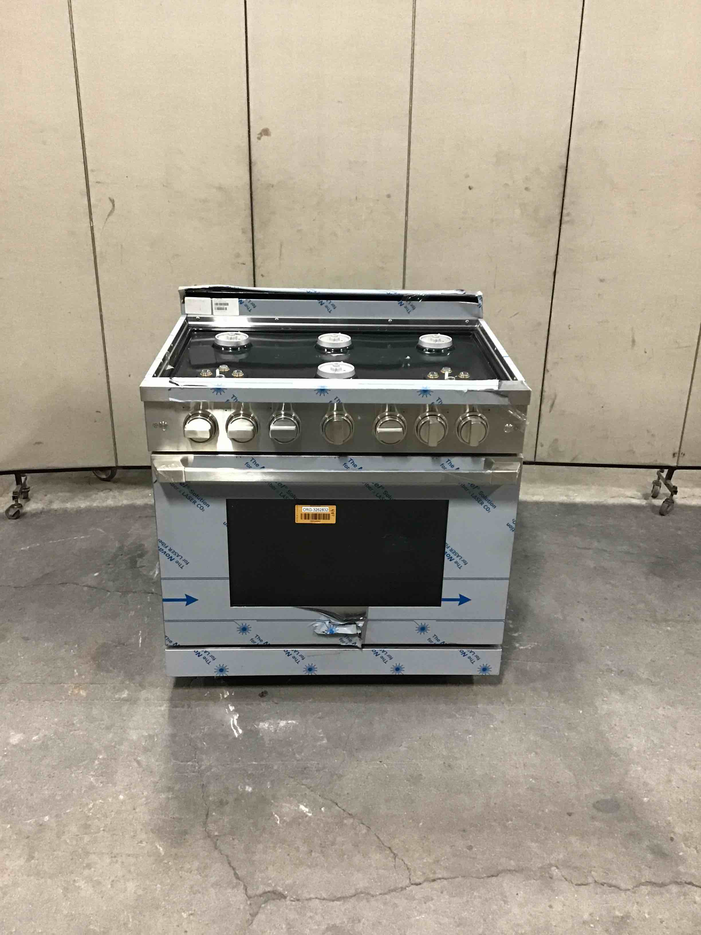 2021 DACOR 36 INCH NATURAL GAS SIX BURNER RANGE WITH CONVECTION OVEN