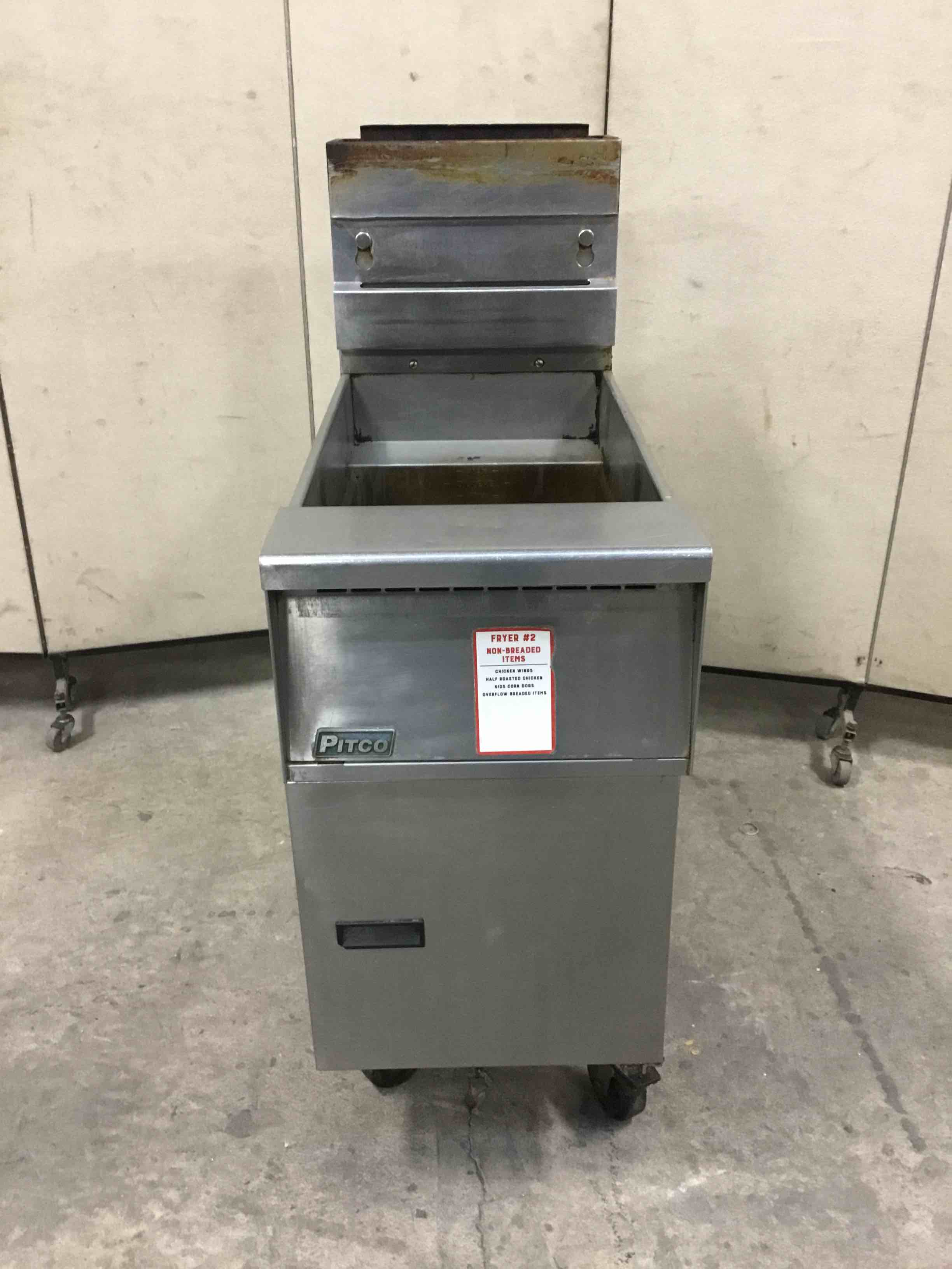 2015 PITCO 40 POUND CAPACITY STAINLESS STEEL NATURAL GAS FRYER WITH TWO BASKETS