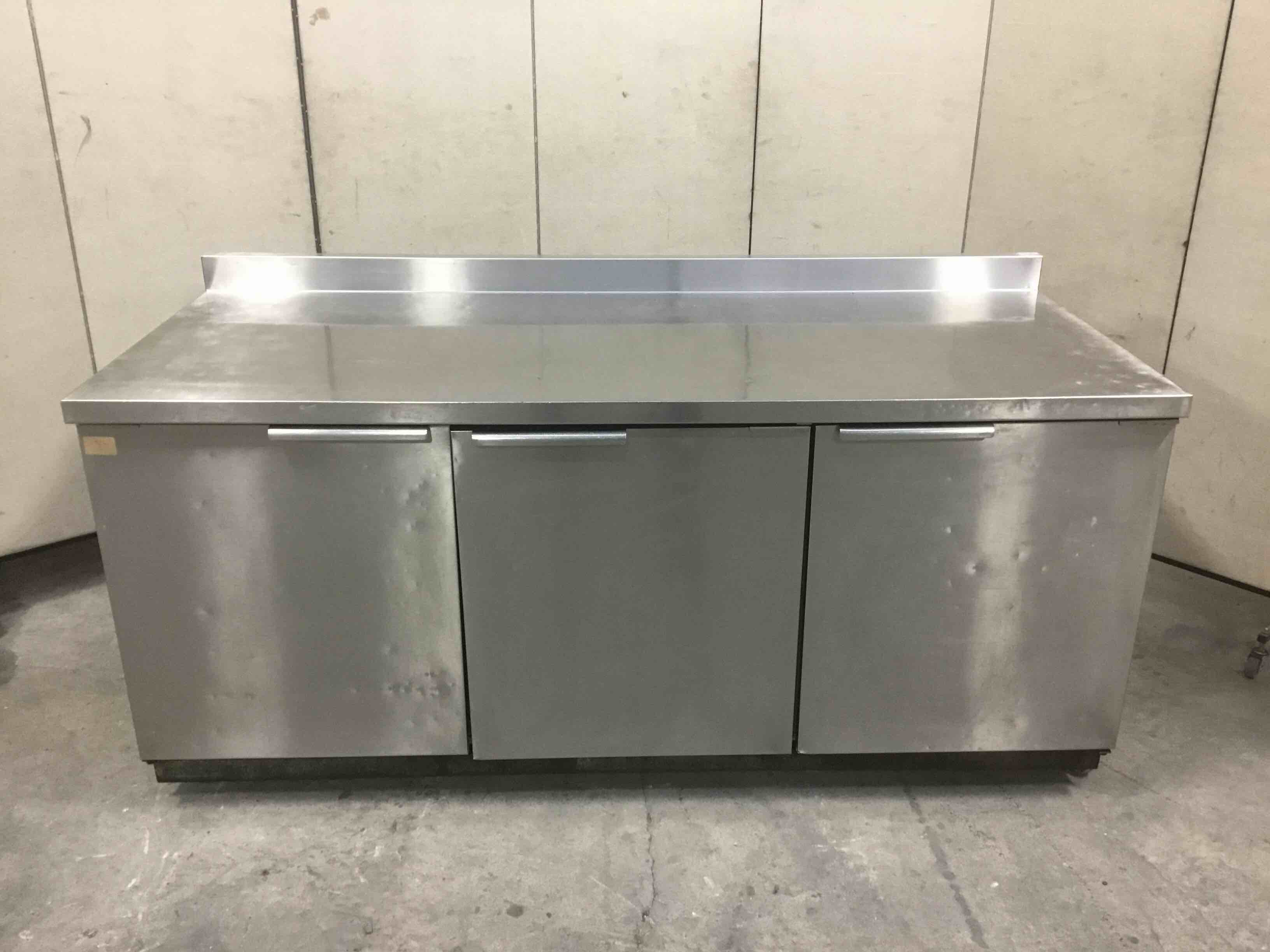 RANDELL 72 INCH 3 DOOR STAINLESS STEEL WORK TOP REFRIGERATOR ON CASTERS