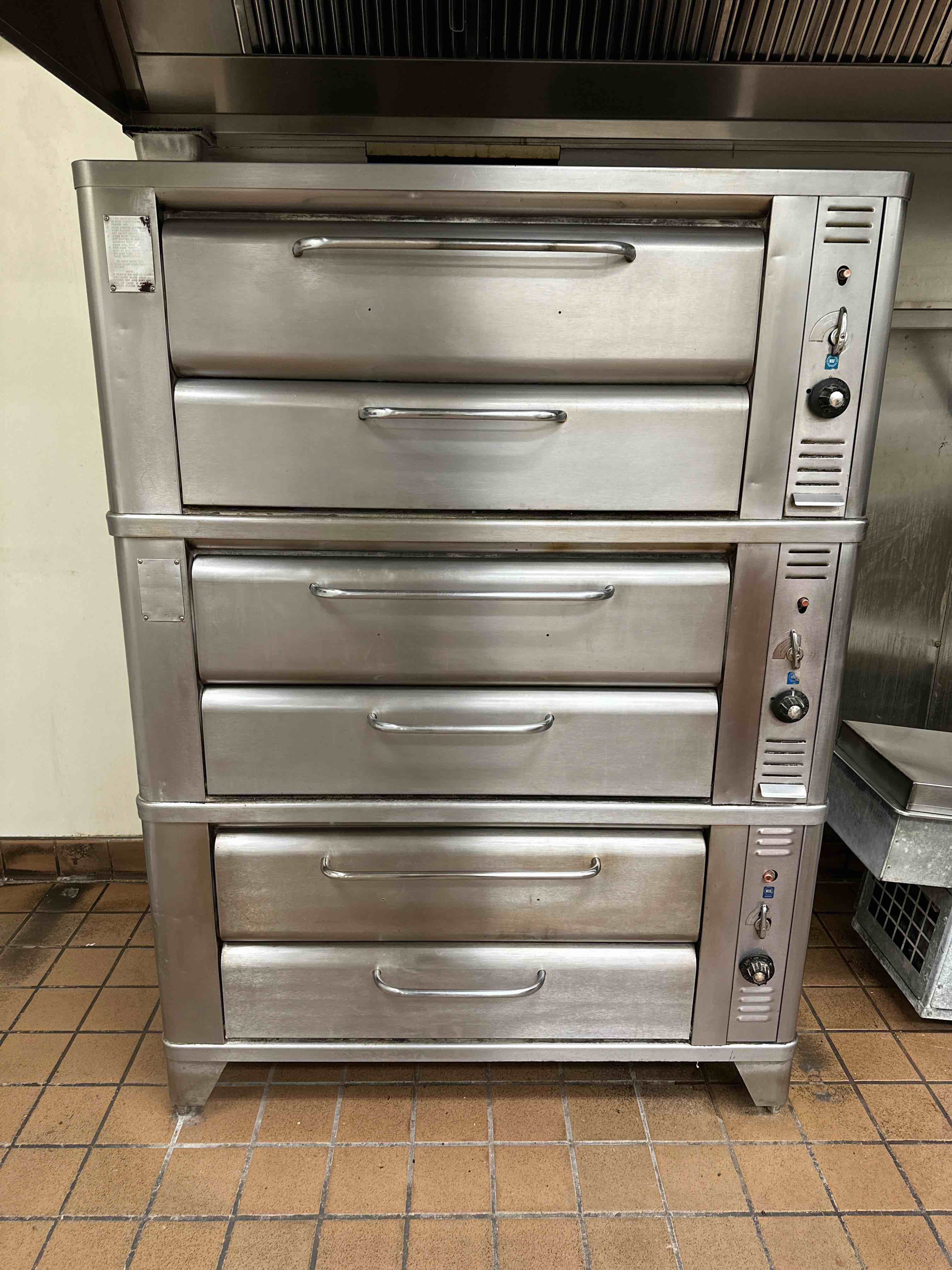 BLODGETT STAINLESS STEEL NATURAL GAS TRIPLE STACK STONE DECK PIZZA OVENS