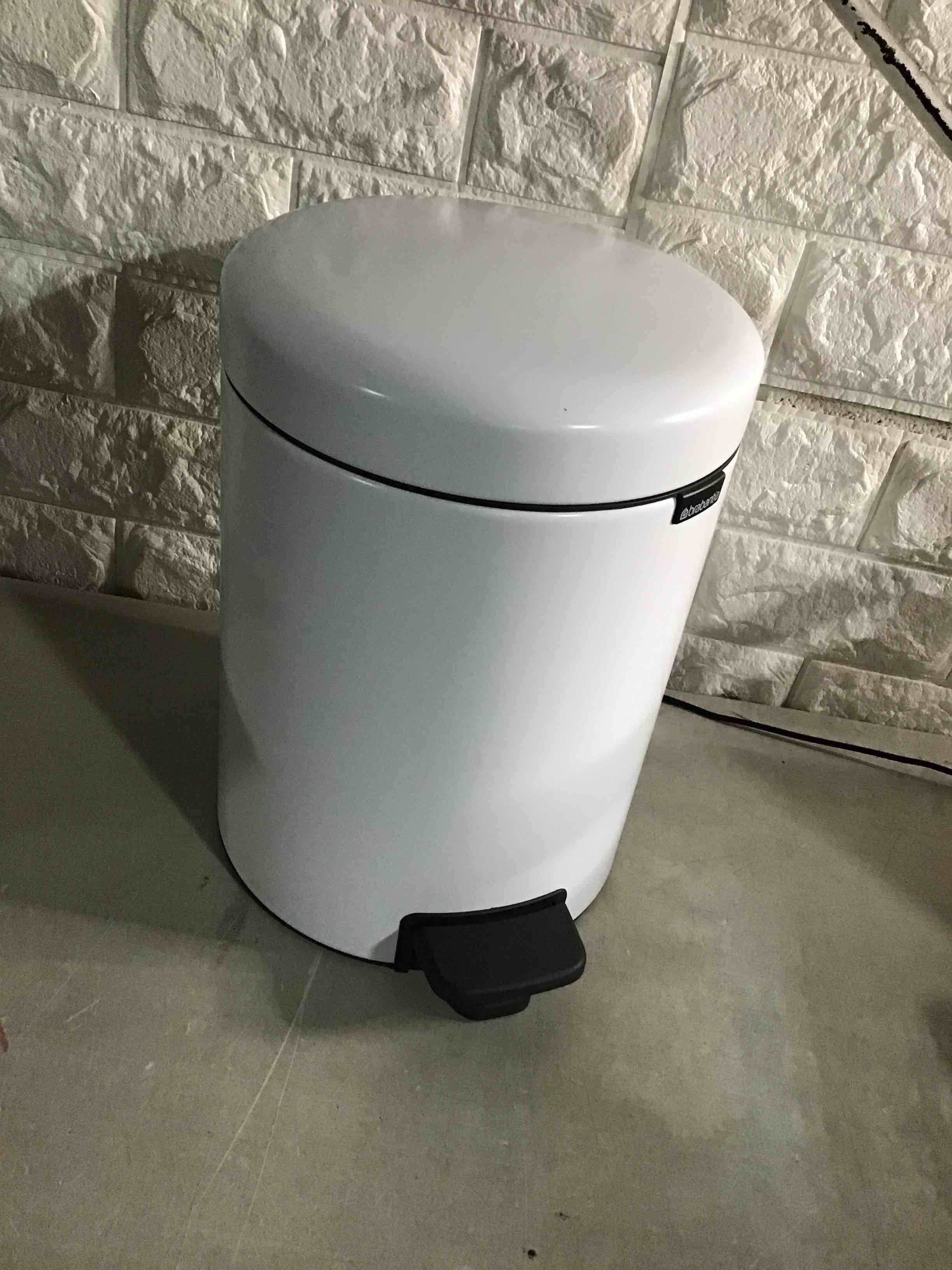 https://s3.amazonaws.com/lotting-images-prod/bidfta/ORG3306291_1692819557021.jpeg