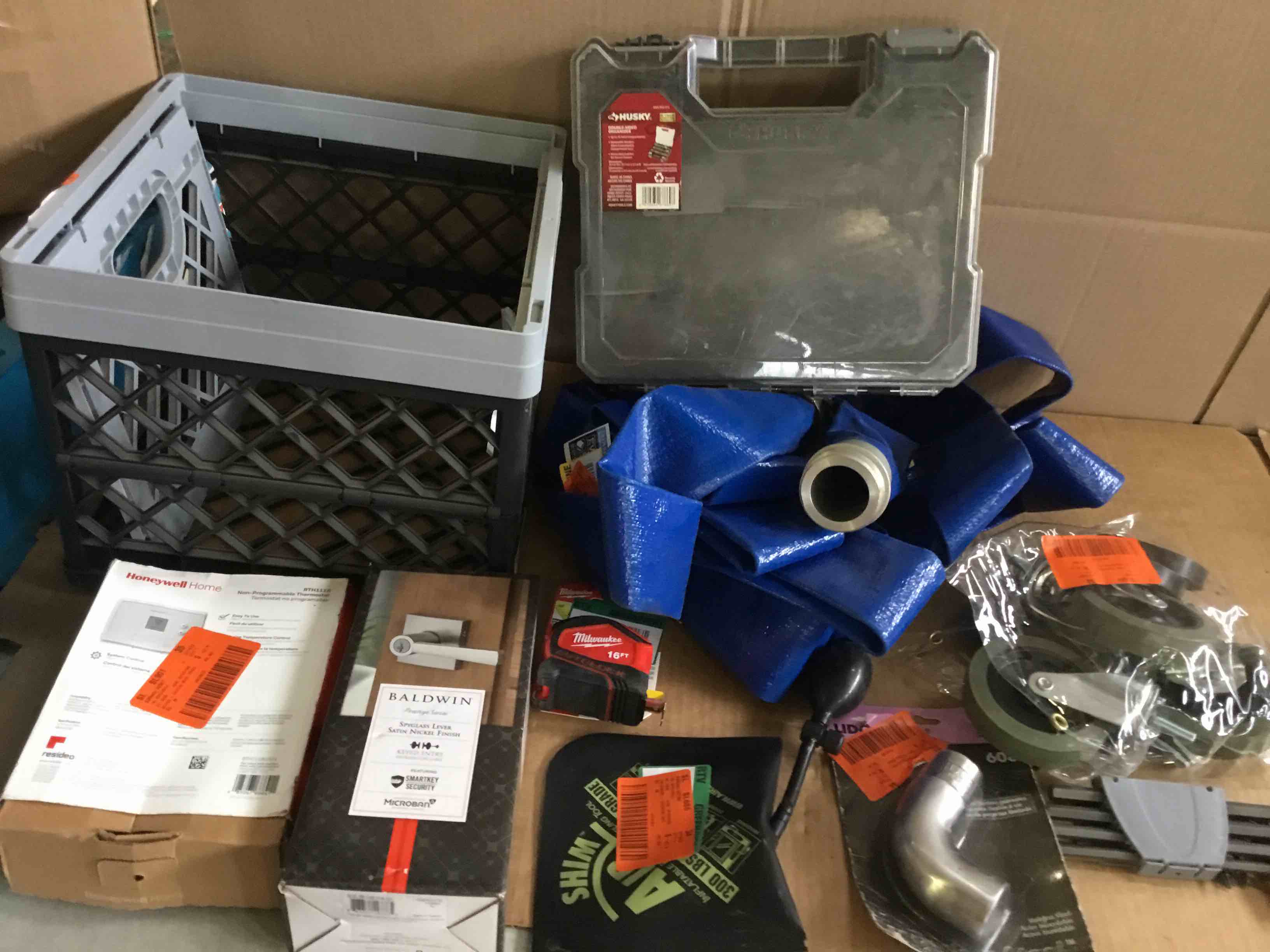 Assorted household items 