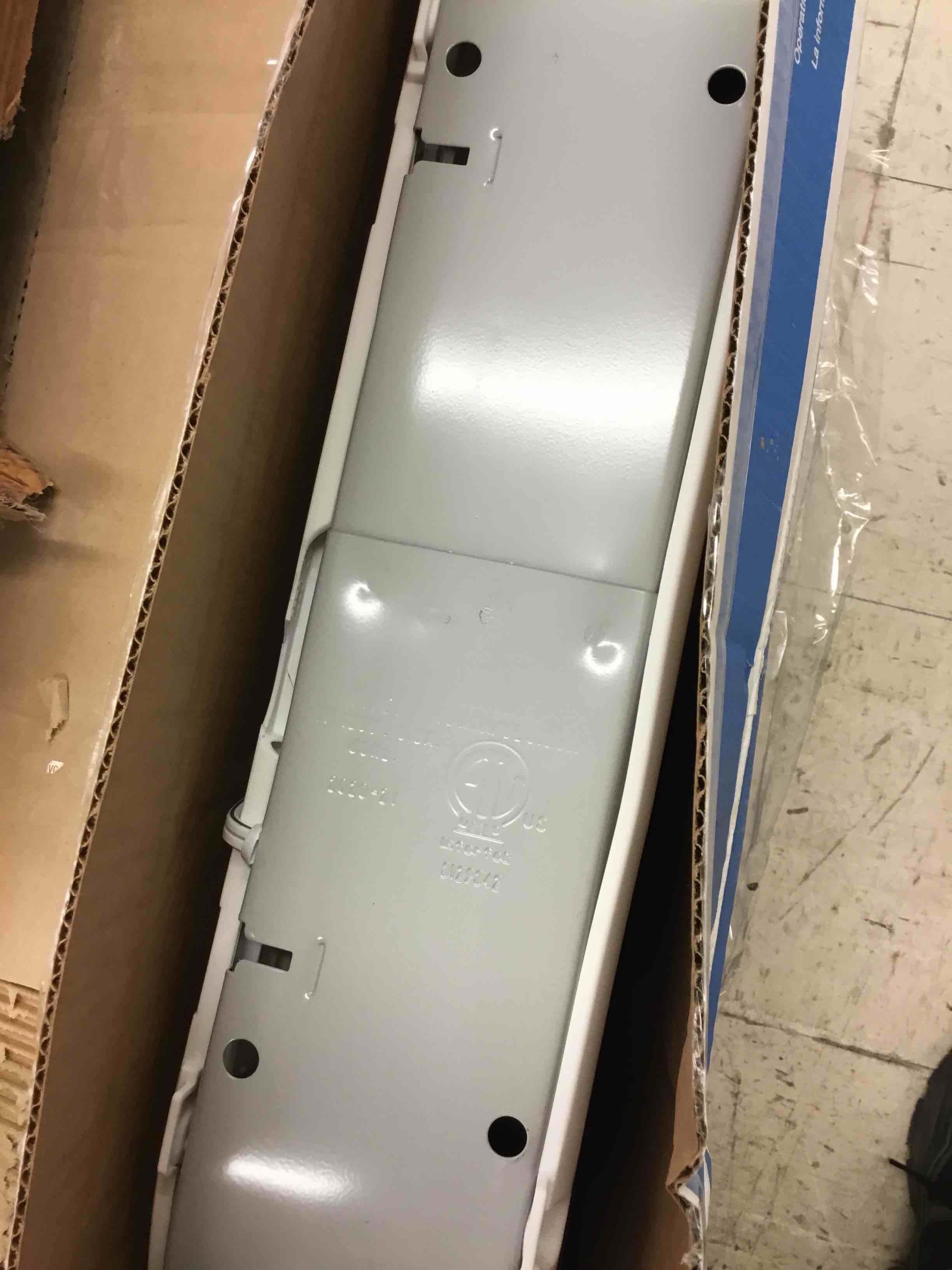 https://s3.amazonaws.com/lotting-images-prod/bidfta/ORG3652660_1682709732514.jpeg