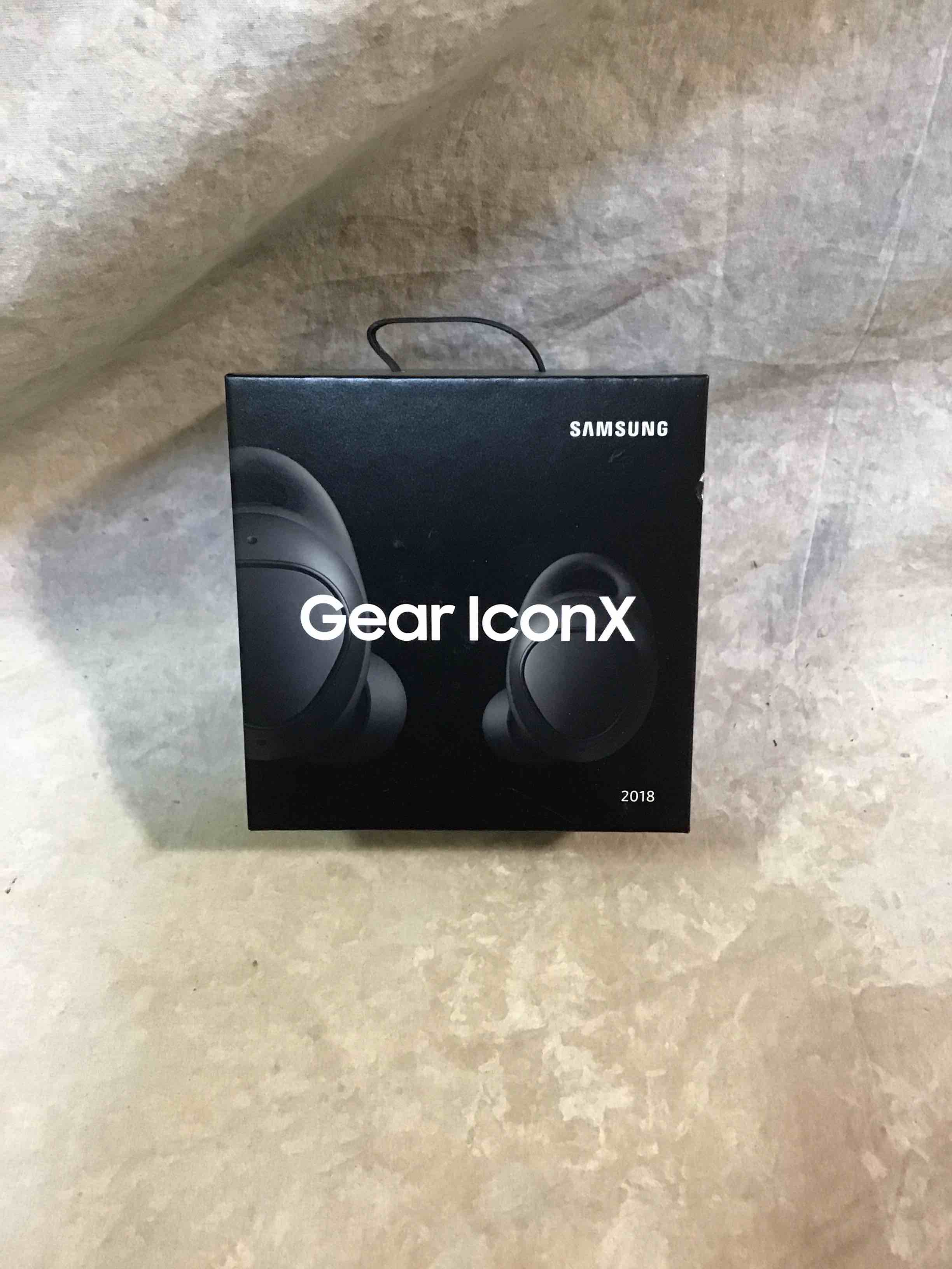Samsung Gear IconX Wirless Earbuds
