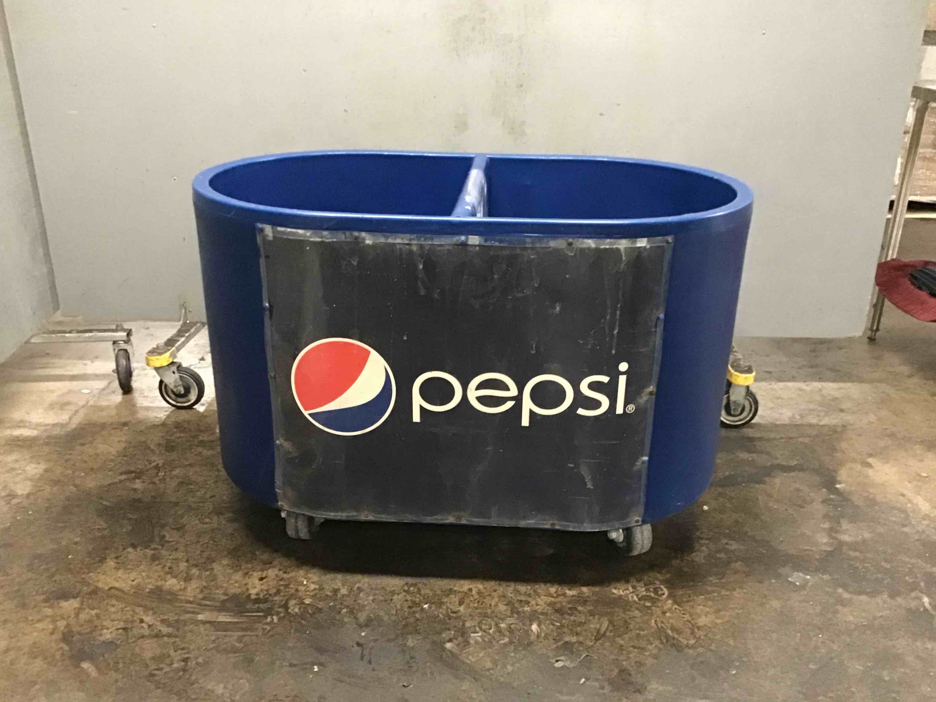Solid Plastic Beverage Ice Down Bin On Casters