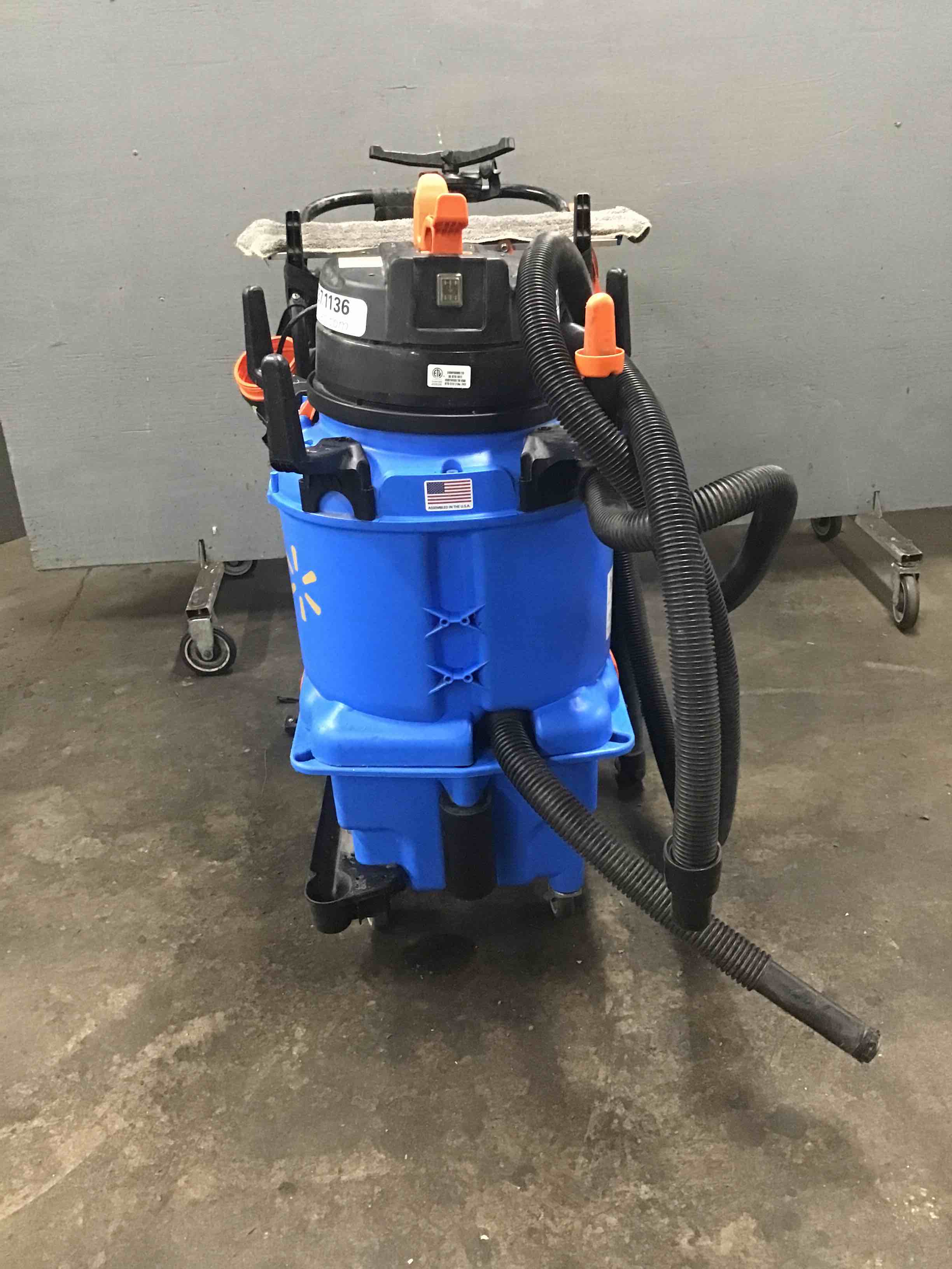 KAIVAC CLEANING SYSTEMS OMNI FLEX  AUTO VAC AUTO FLOOR CLEANING MACHINE 