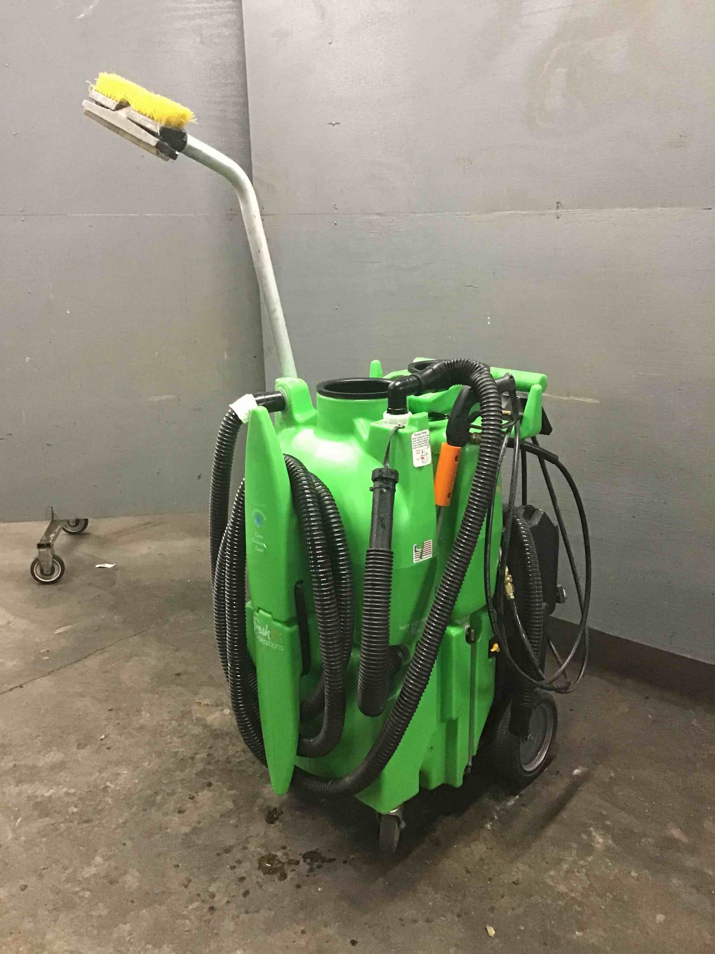 https://s3.amazonaws.com/lotting-images-prod/bidfta/ORG3794835_1685643519860.jpeg