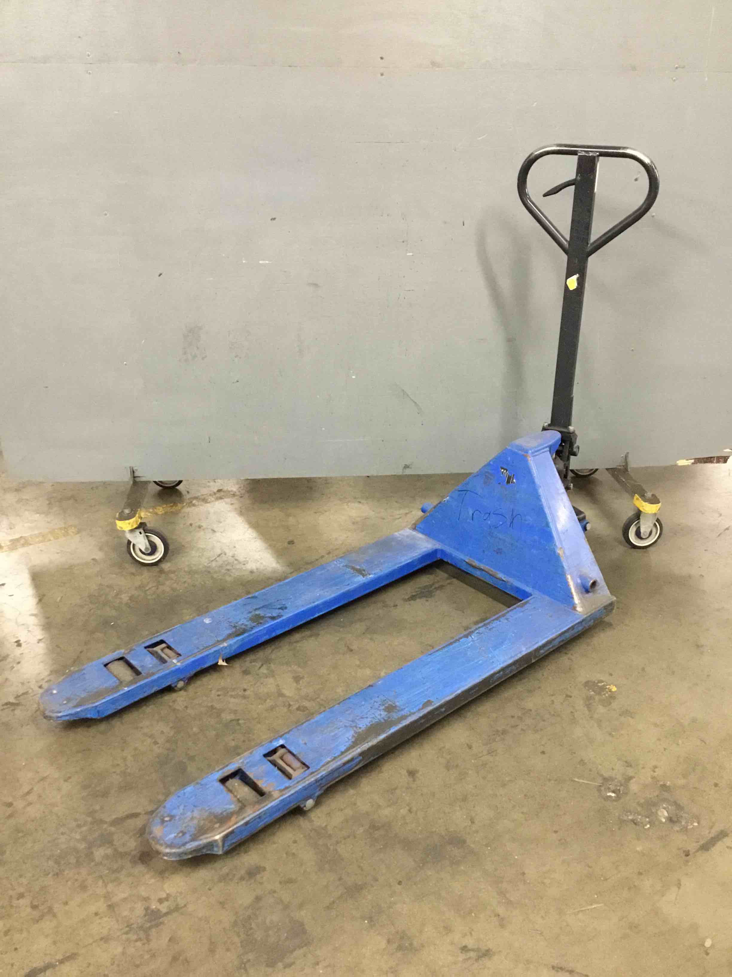 Industrial Standard Pallet Jack, Blue 5500 LBS.