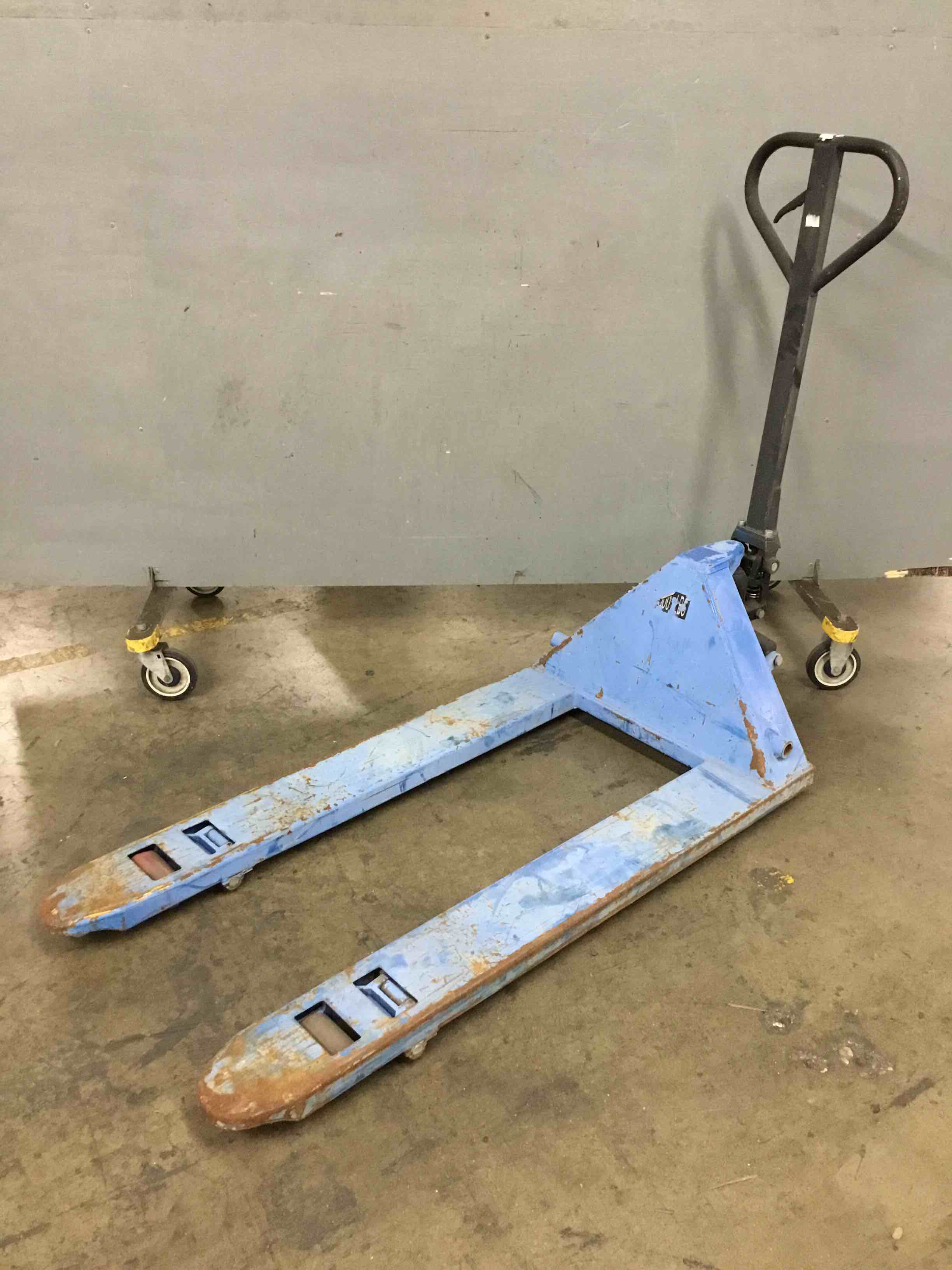 Industrial Standard Pallet Jack, Blue 5500 LBS.