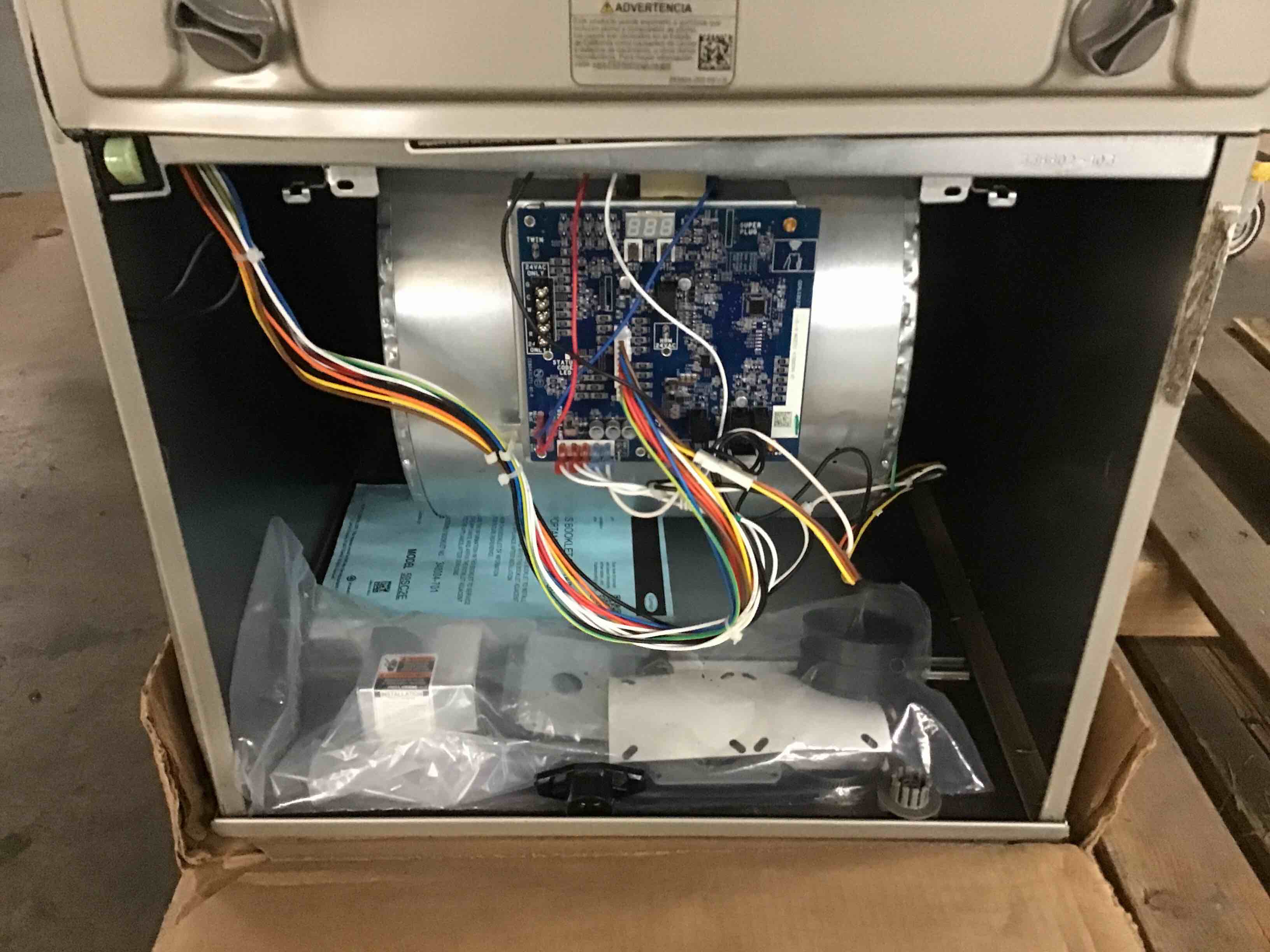 https://s3.amazonaws.com/lotting-images-prod/bidfta/ORG3799916_1708352587033.jpeg