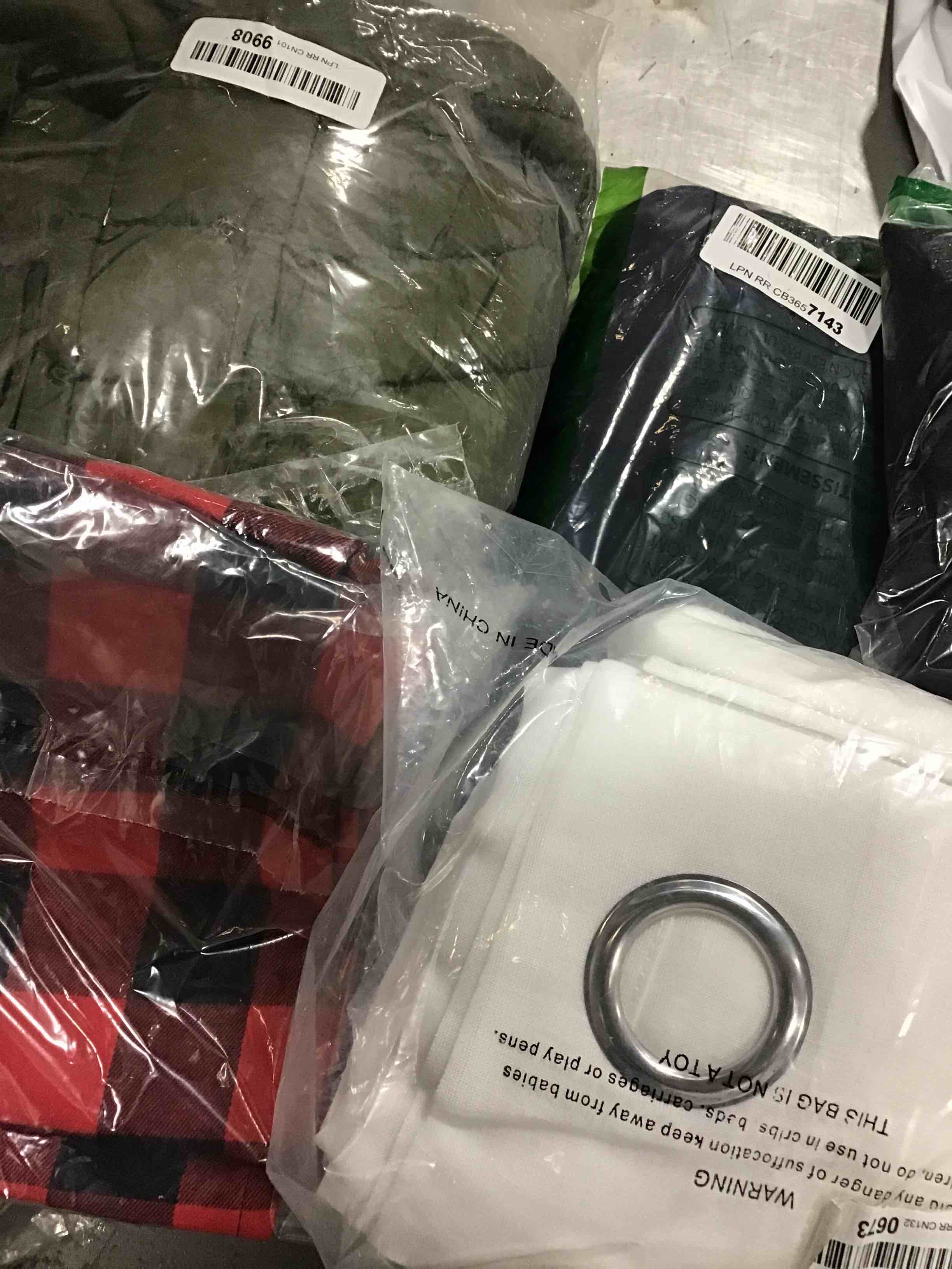 https://s3.amazonaws.com/lotting-images-prod/bidfta/ORG3804353_1690805808903.jpeg