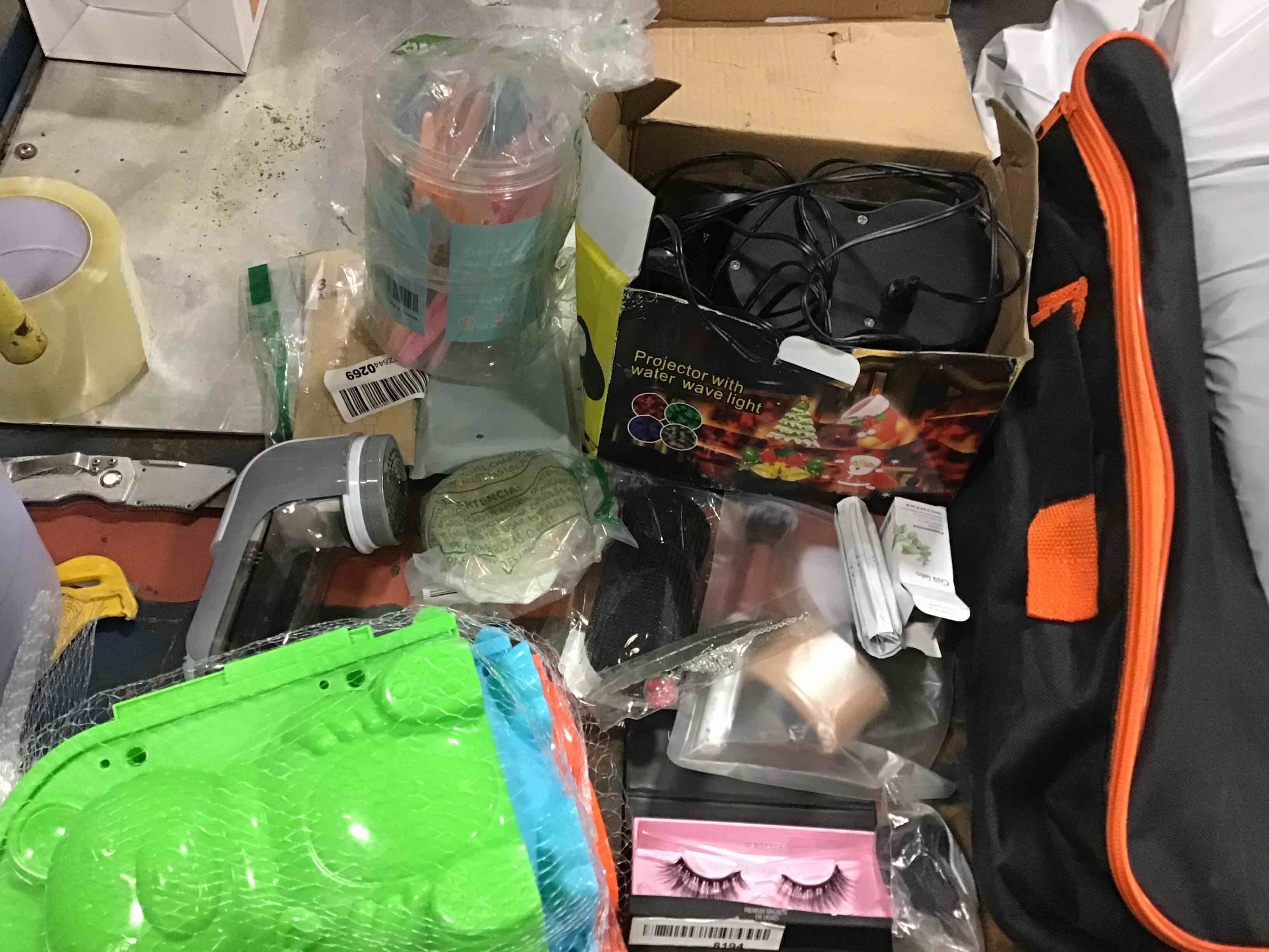 Assorted miscellaneous items 