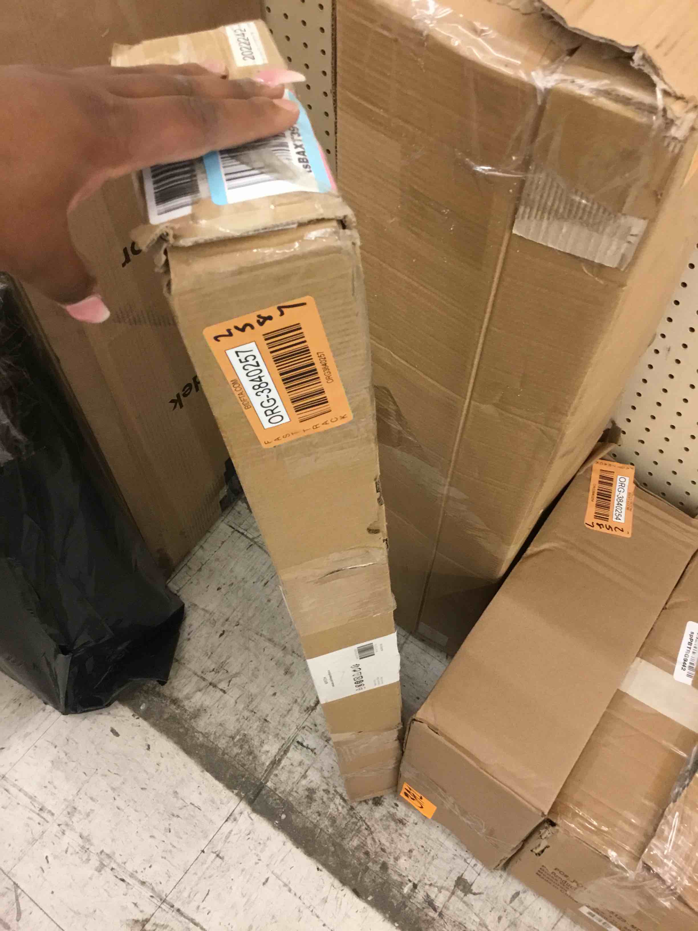 https://s3.amazonaws.com/lotting-images-prod/bidfta/ORG3840257_1687441680179.jpeg