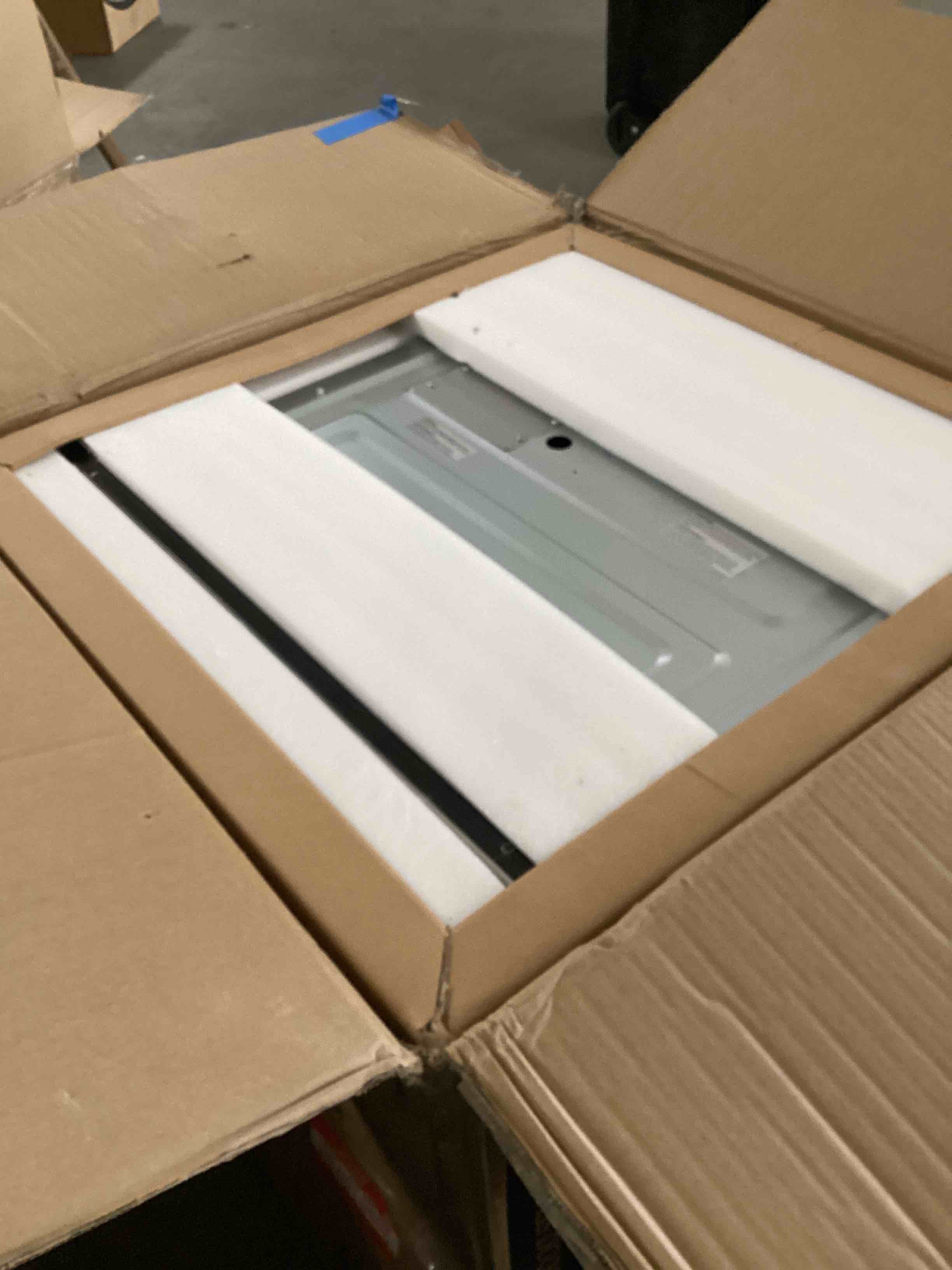 https://s3.amazonaws.com/lotting-images-prod/bidfta/ORG3879689_1689011939903.jpeg