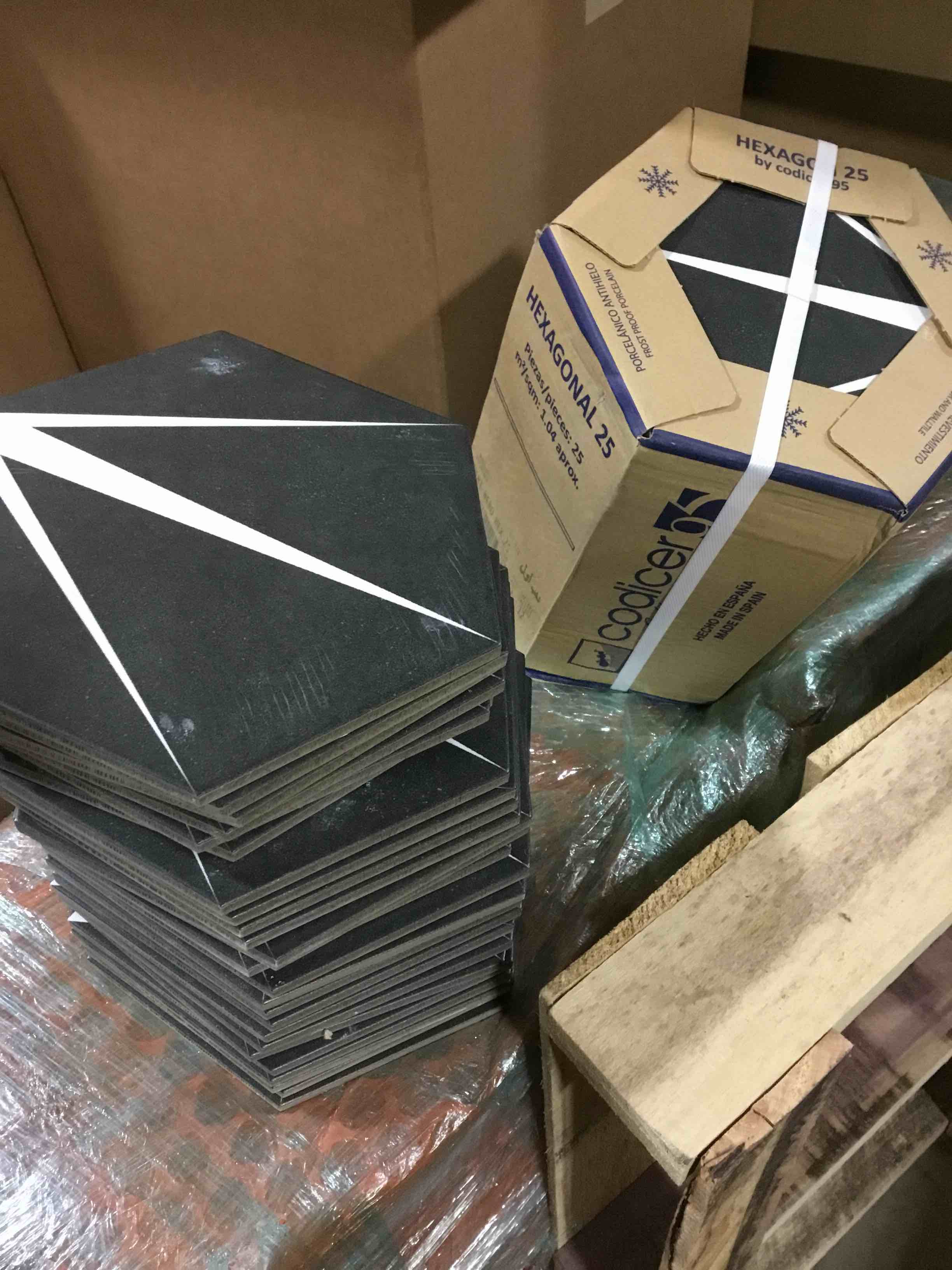 https://s3.amazonaws.com/lotting-images-prod/bidfta/ORG3916225_1670514036727.jpeg
