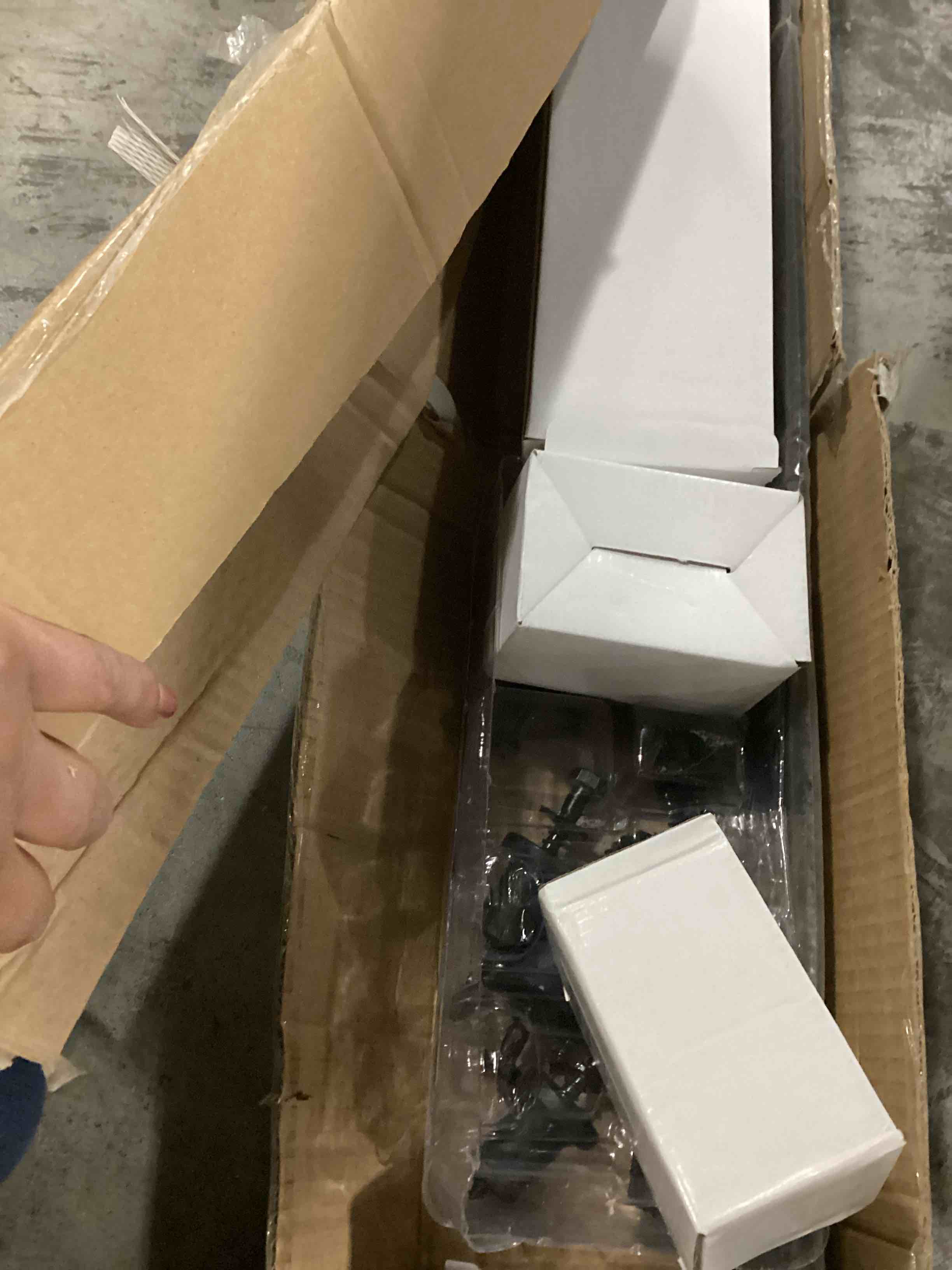 https://s3.amazonaws.com/lotting-images-prod/bidfta/ORG4008550_1704203453854.jpeg