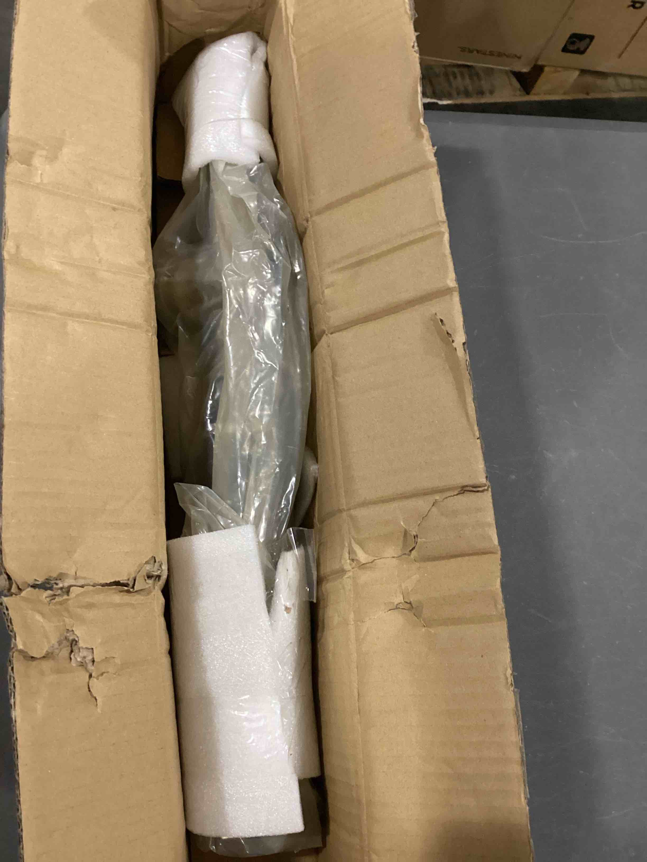 https://s3.amazonaws.com/lotting-images-prod/bidfta/ORG4008933_1704742761680.jpeg
