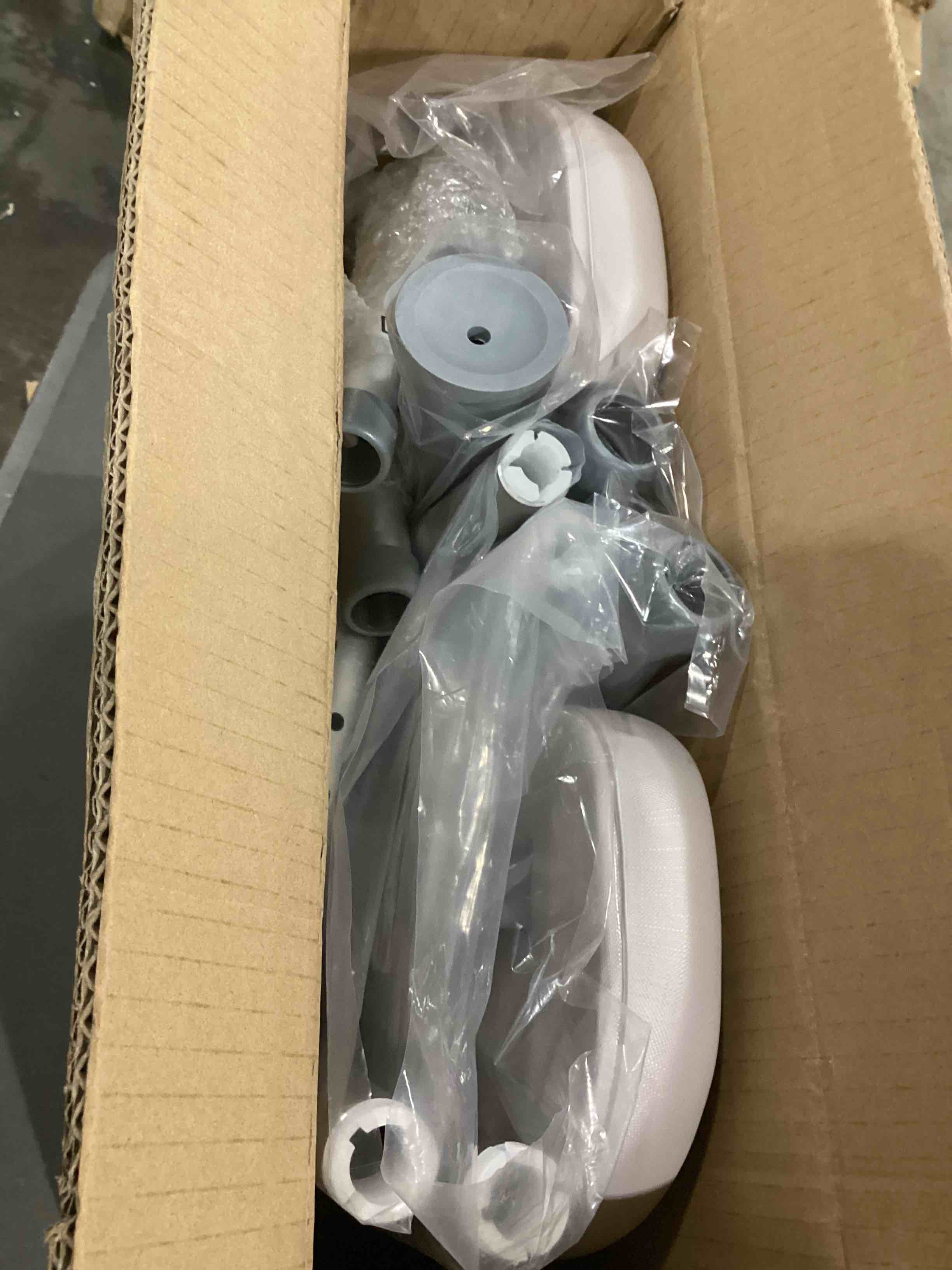 https://s3.amazonaws.com/lotting-images-prod/bidfta/ORG4009002_1704817697395.jpeg