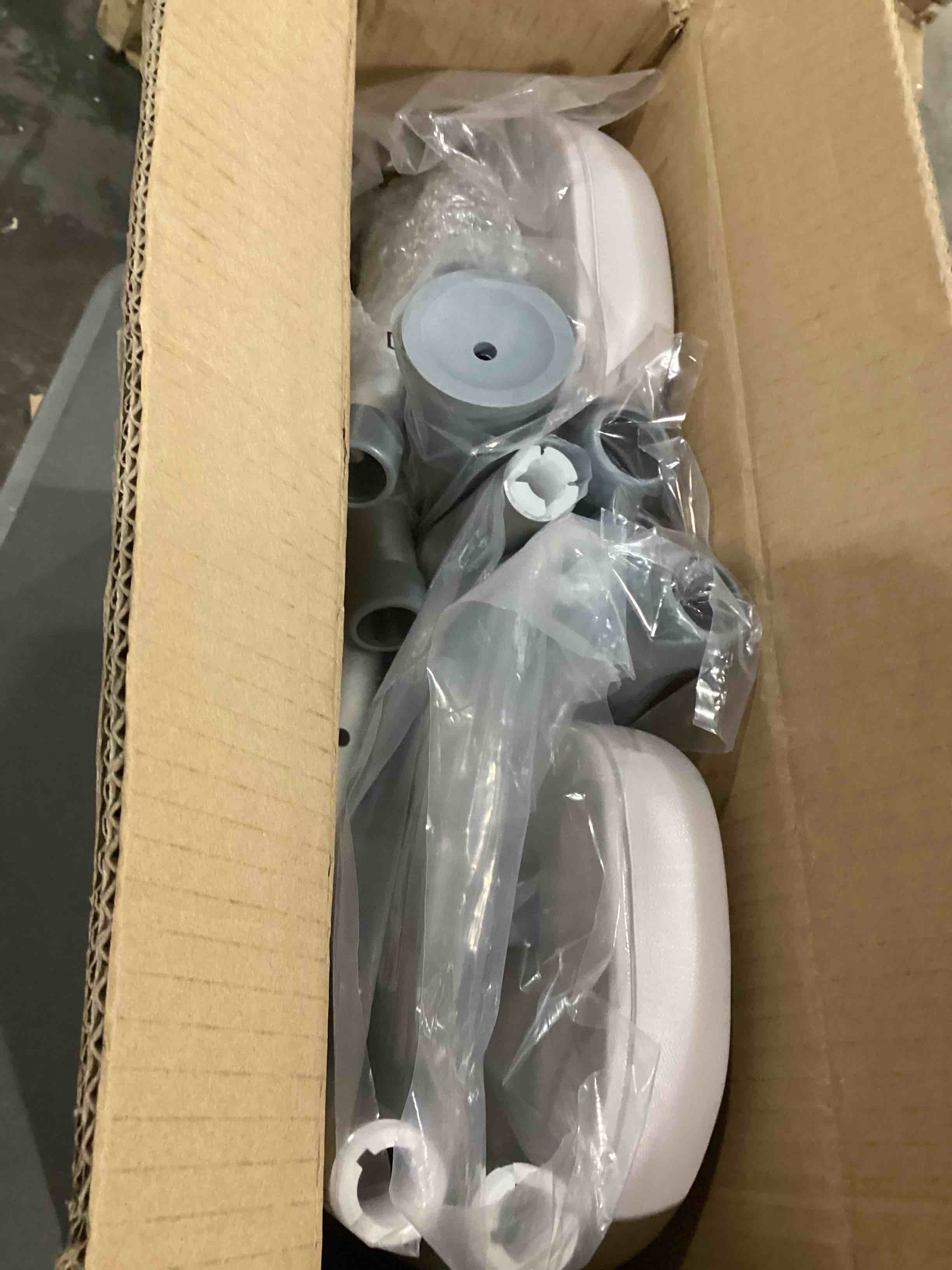 https://s3.amazonaws.com/lotting-images-prod/bidfta/ORG4009002_1704817698309.jpeg