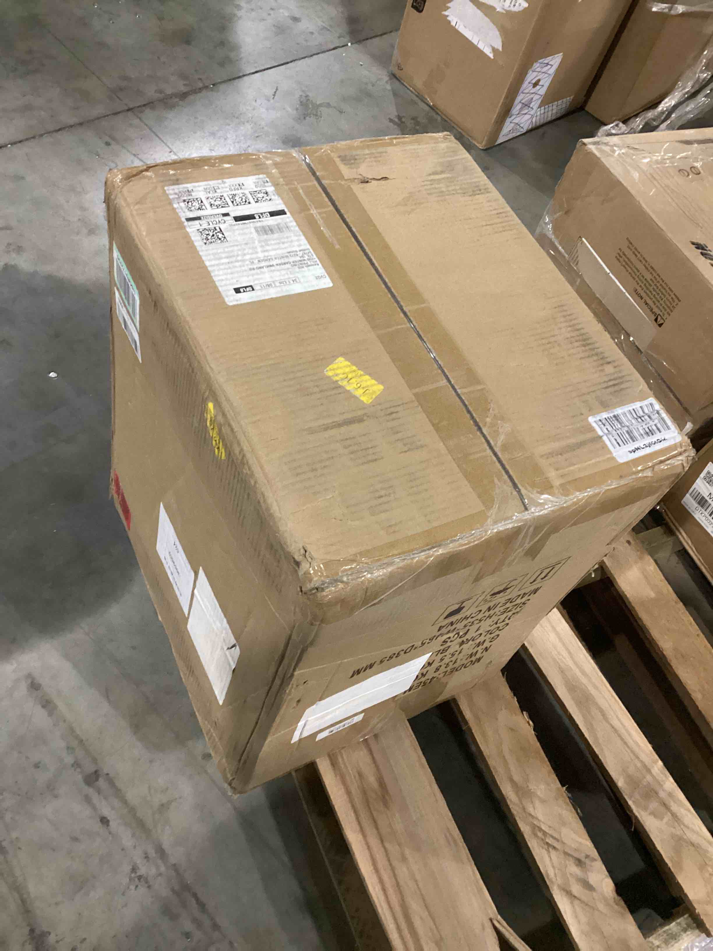 https://s3.amazonaws.com/lotting-images-prod/bidfta/ORG4013909_1705930632006.jpeg