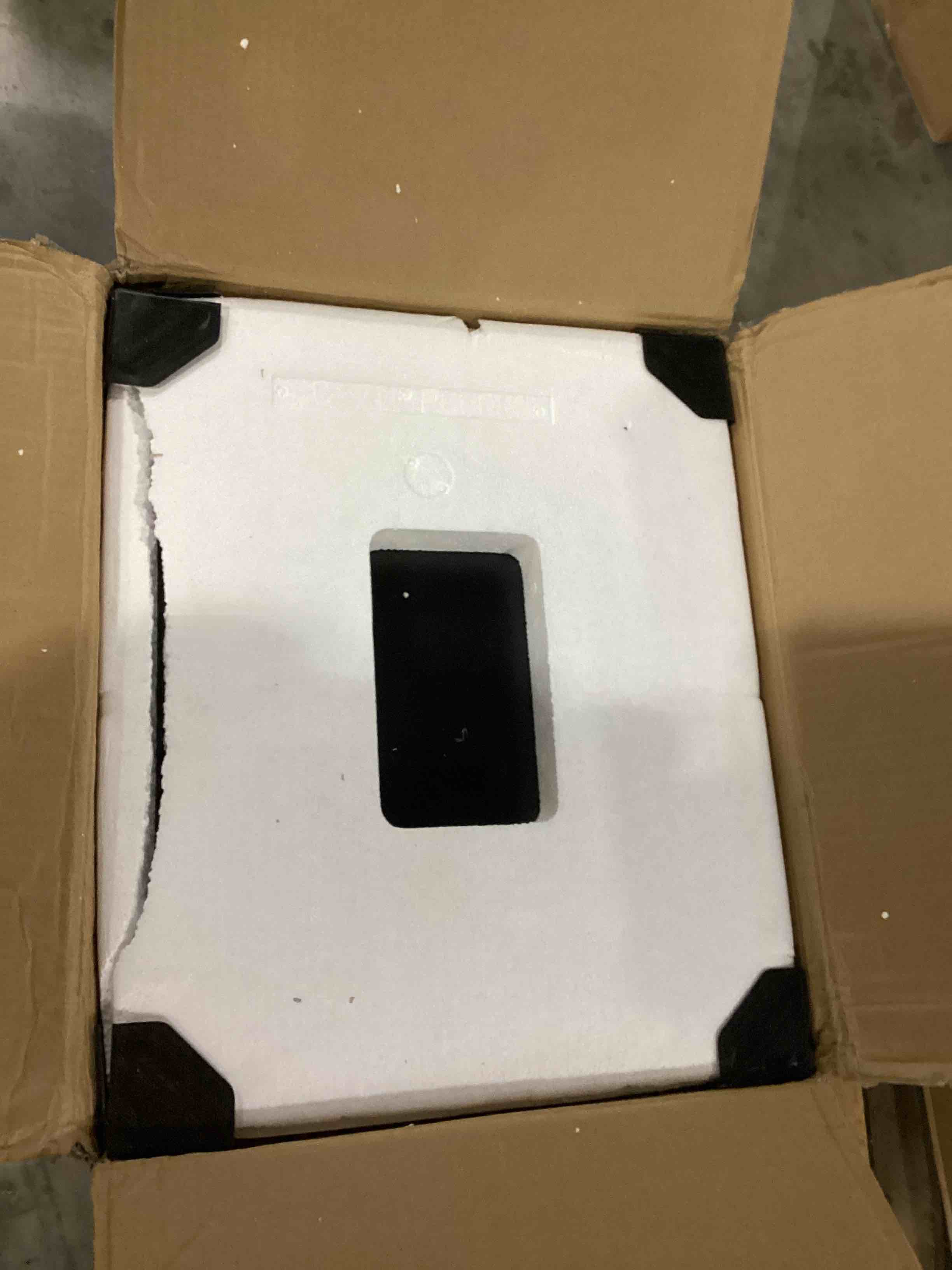 https://s3.amazonaws.com/lotting-images-prod/bidfta/ORG4013909_1705930676390.jpeg