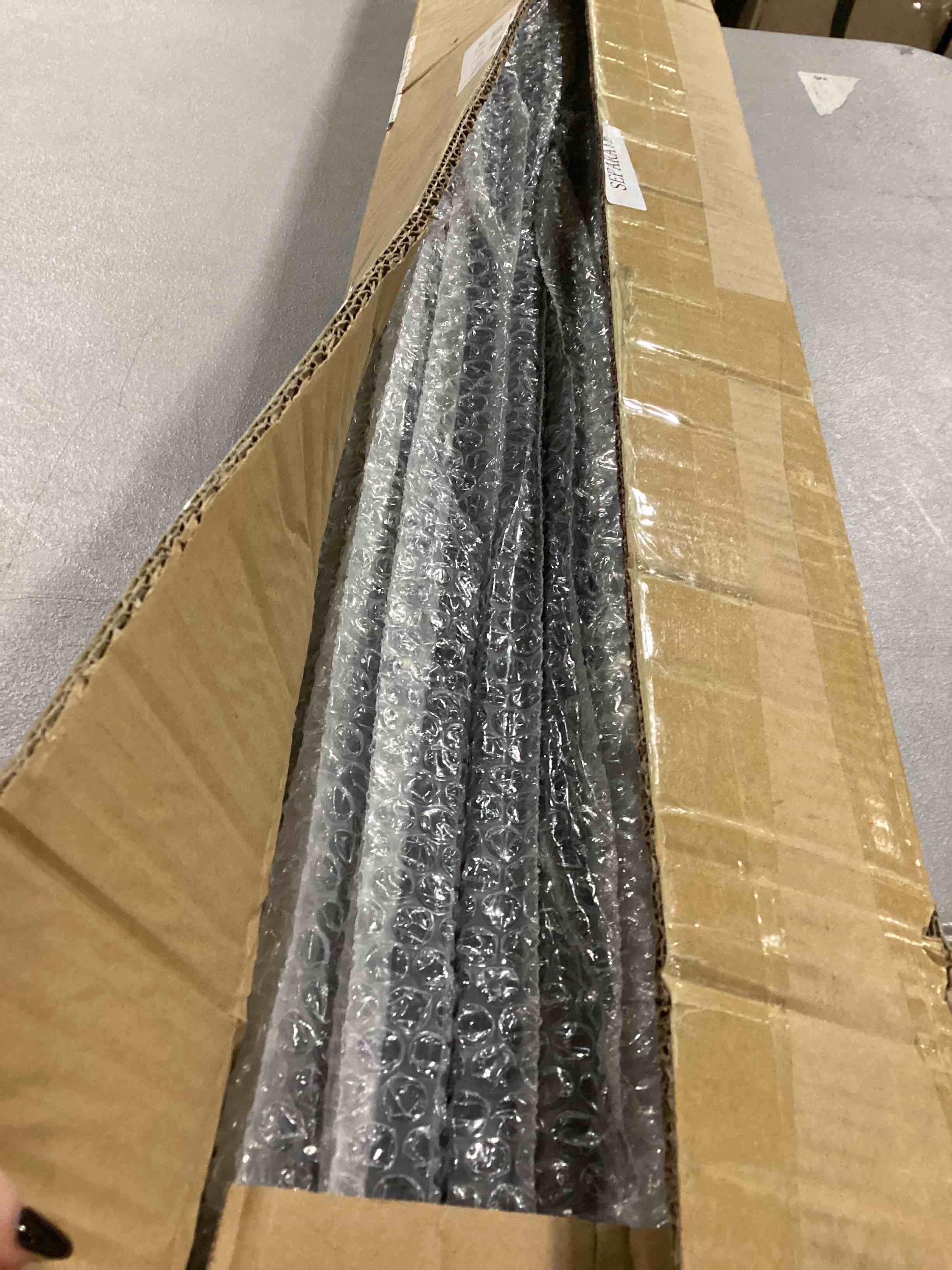 https://s3.amazonaws.com/lotting-images-prod/bidfta/ORG4014151_1706038813132.jpeg