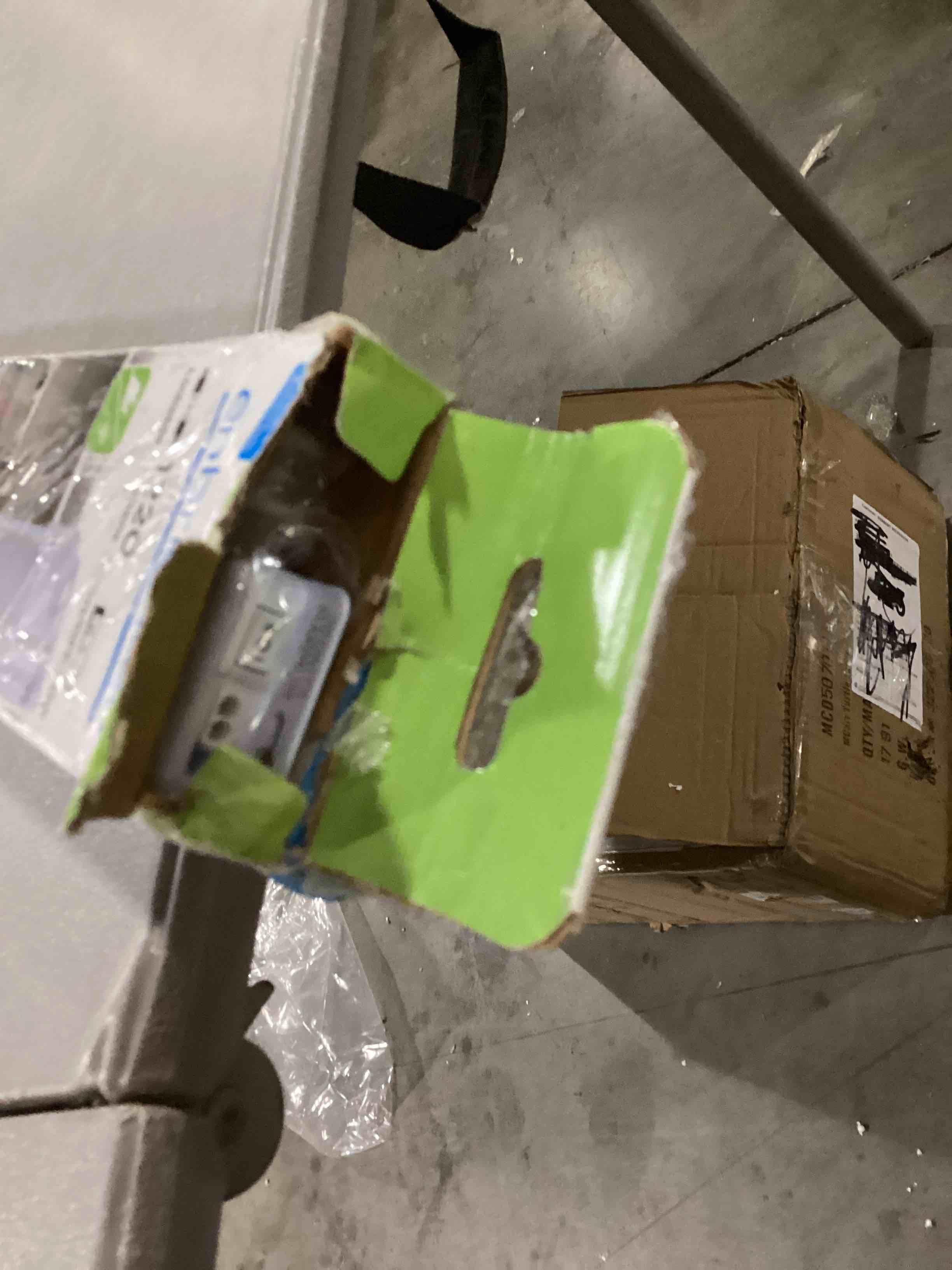 https://s3.amazonaws.com/lotting-images-prod/bidfta/ORG4014269_1706189675516.jpeg