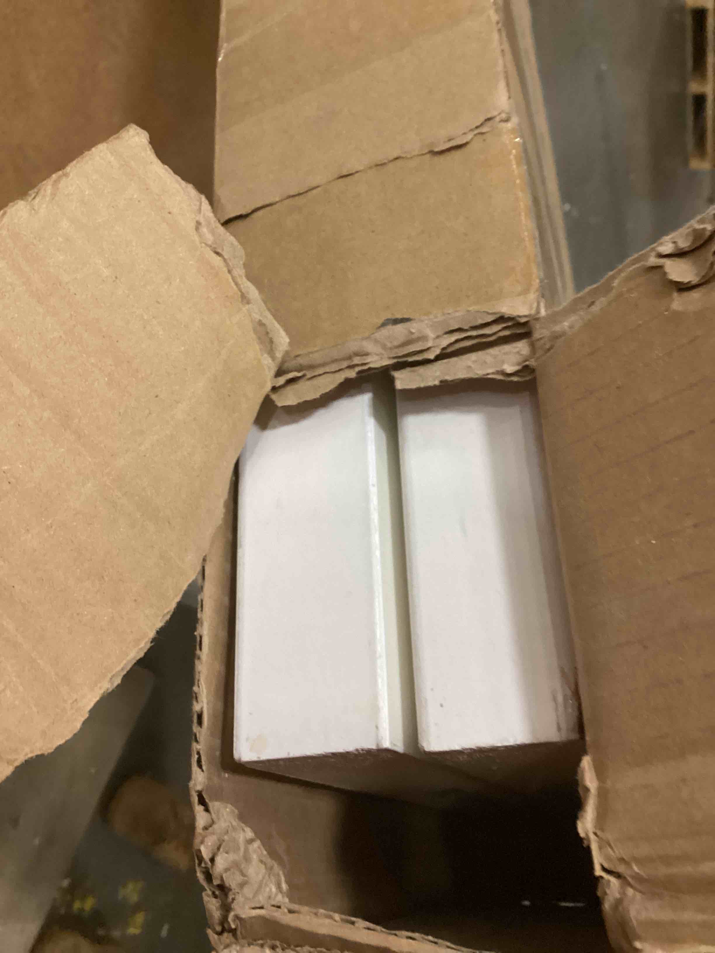 https://s3.amazonaws.com/lotting-images-prod/bidfta/ORG4015250_1706876439040.jpeg