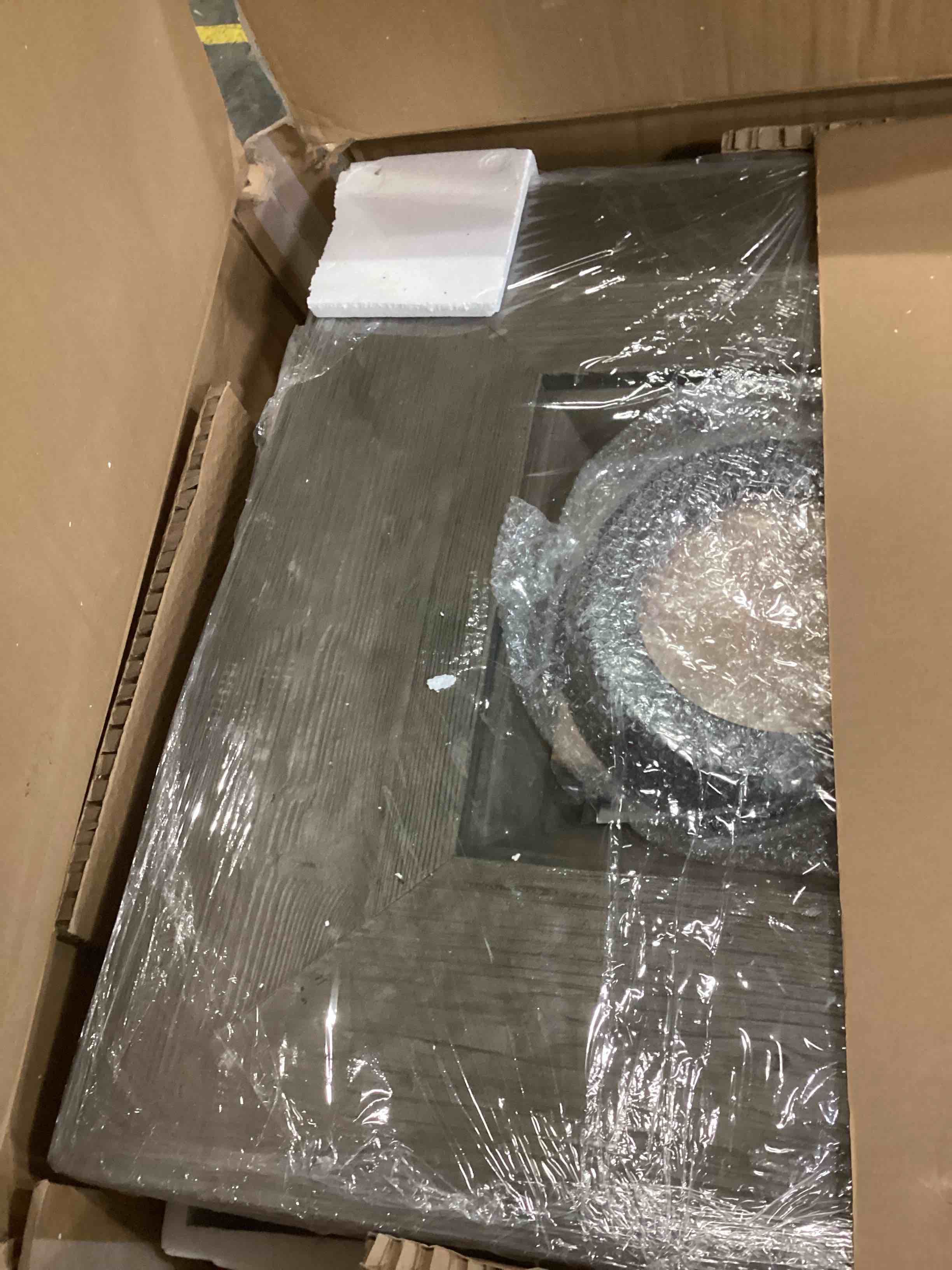 https://s3.amazonaws.com/lotting-images-prod/bidfta/ORG4015258_1706878660364.jpeg
