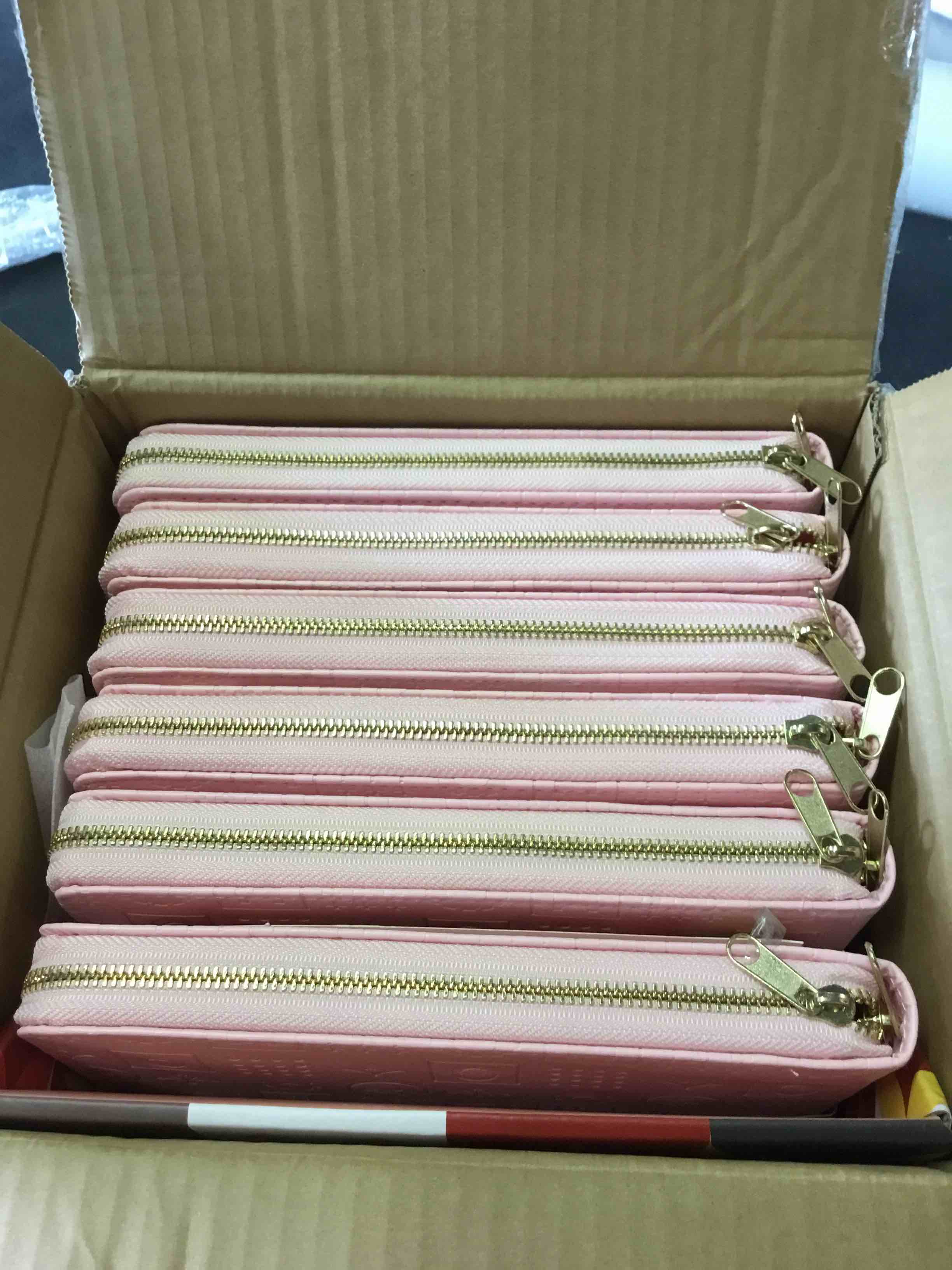 https://s3.amazonaws.com/lotting-images-prod/bidfta/ORG4085459_1688050571075.jpeg