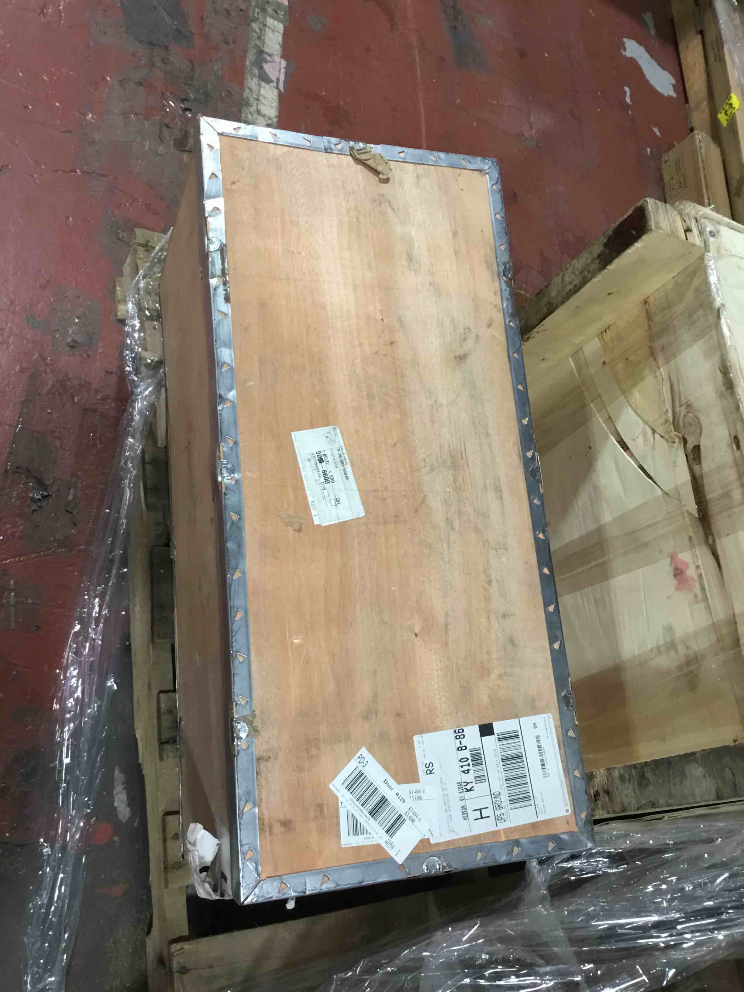 https://s3.amazonaws.com/lotting-images-prod/bidfta/ORG4094051_1704912961632.jpeg