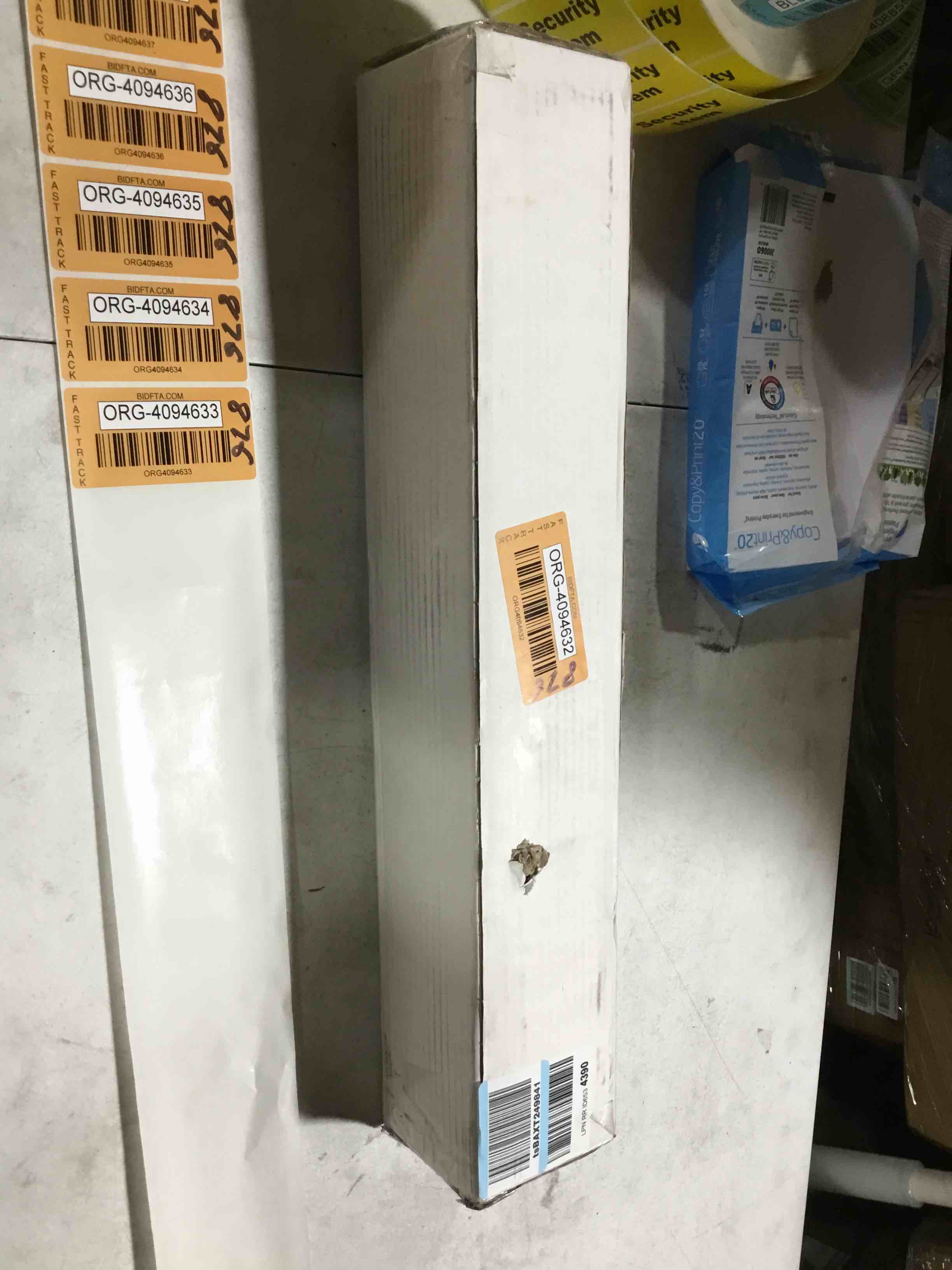 https://s3.amazonaws.com/lotting-images-prod/bidfta/ORG4094632_1708632410402.jpeg
