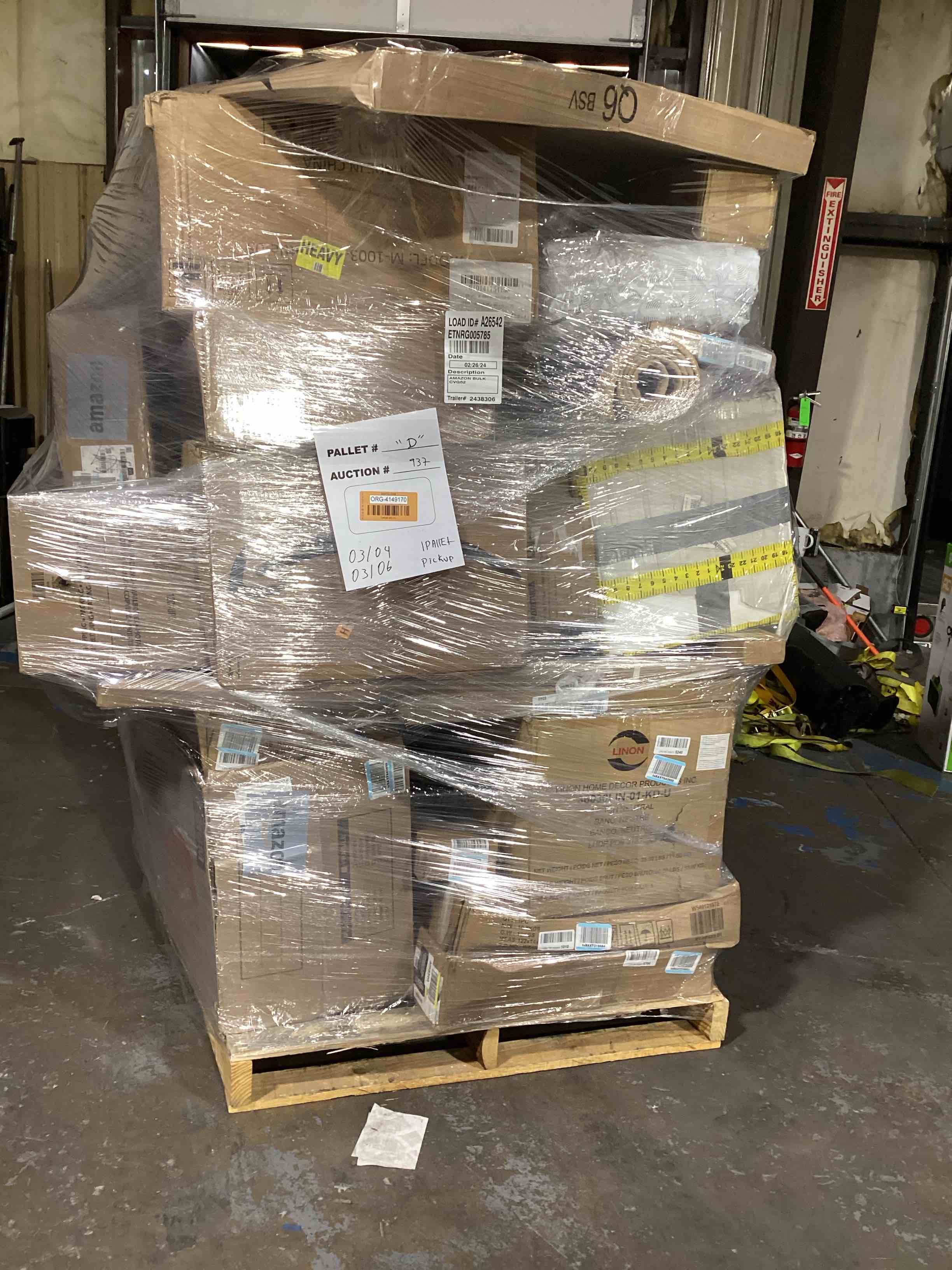 (D)skid pallet items different boxes surprise (appears new or open box)50items or more