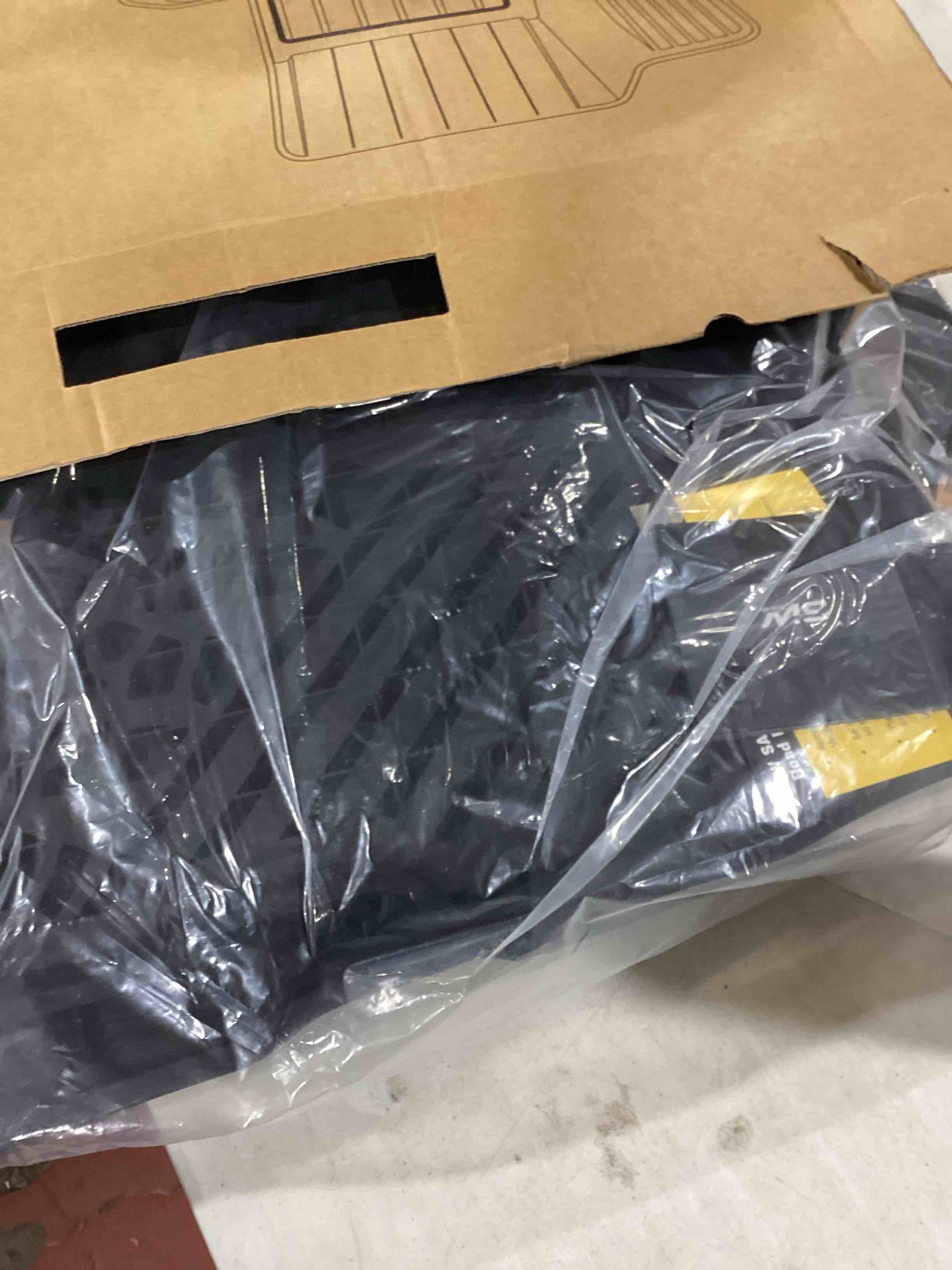 https://s3.amazonaws.com/lotting-images-prod/bidfta/ORG4157050_1708709740674.jpeg