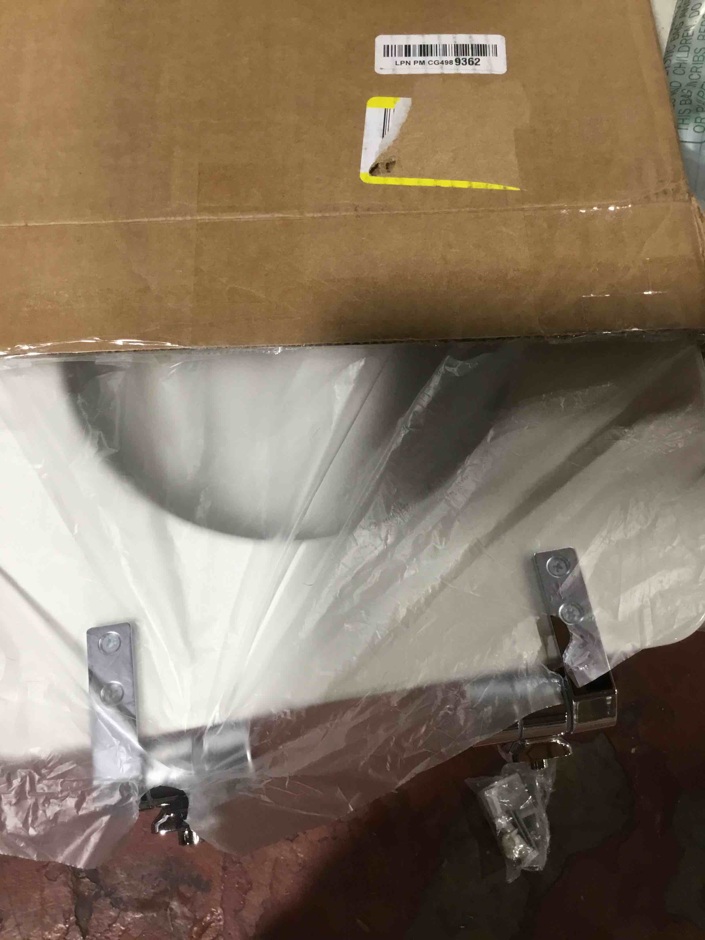 https://s3.amazonaws.com/lotting-images-prod/bidfta/ORG4157423_1709303353325.jpeg