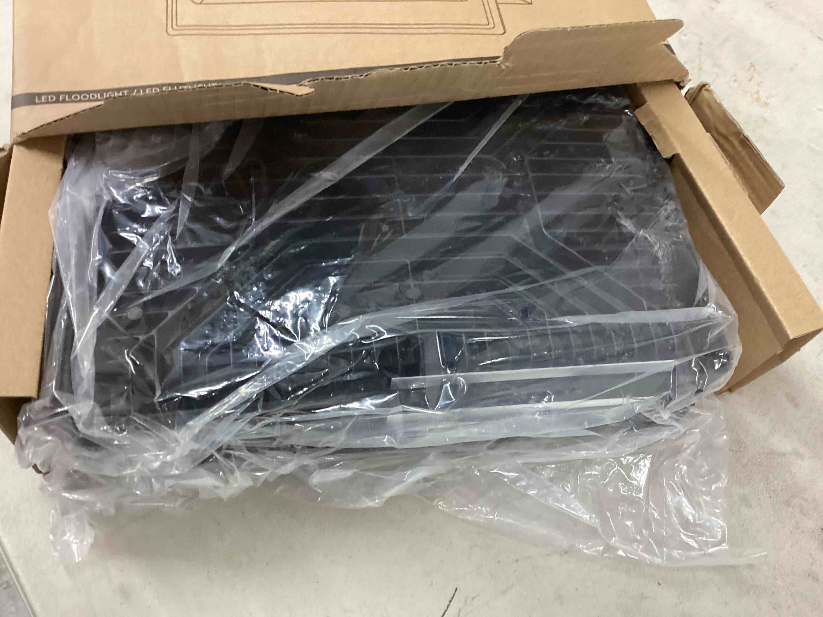 https://s3.amazonaws.com/lotting-images-prod/bidfta/ORG4195555_1686100972299.jpeg
