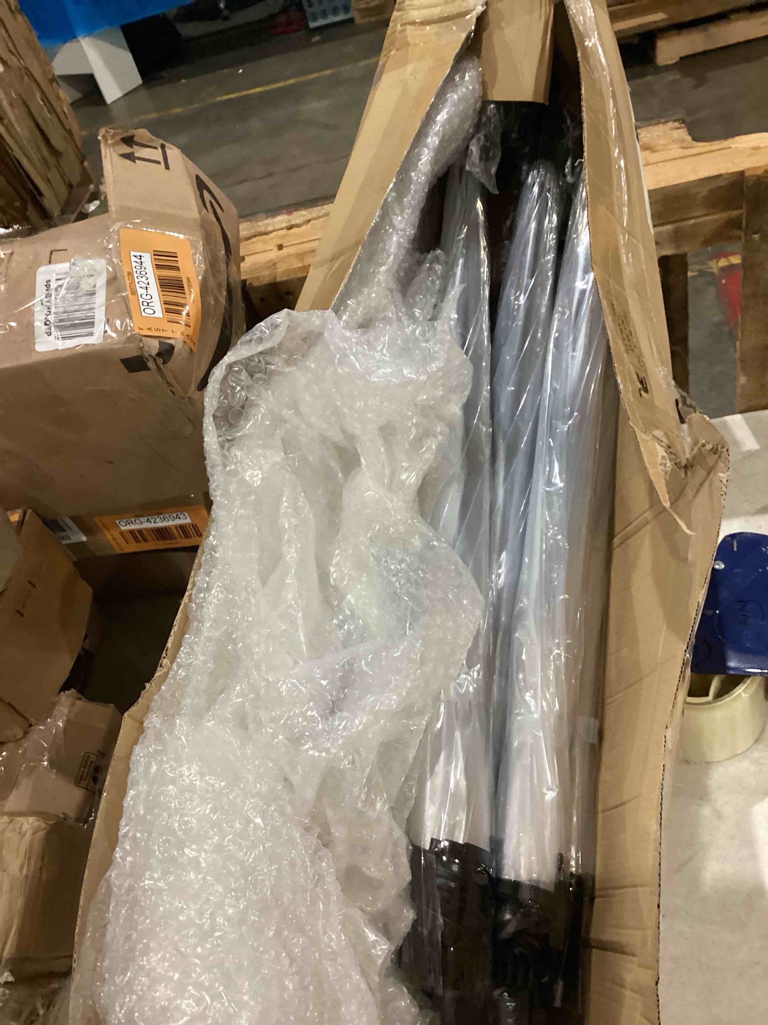 https://s3.amazonaws.com/lotting-images-prod/bidfta/ORG4236953_1750699223100.jpeg