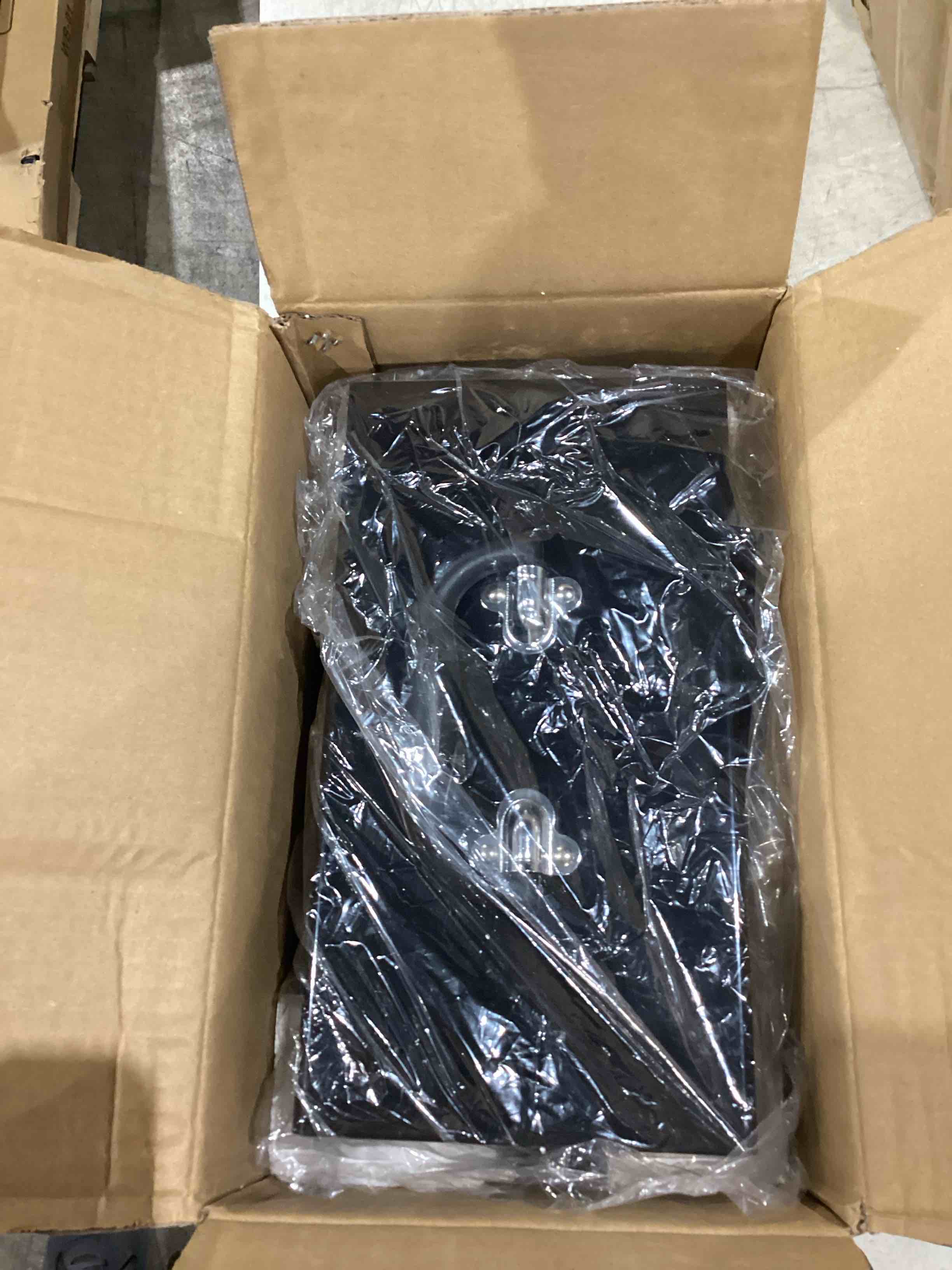 https://s3.amazonaws.com/lotting-images-prod/bidfta/ORG4237376_1751113817025.jpeg