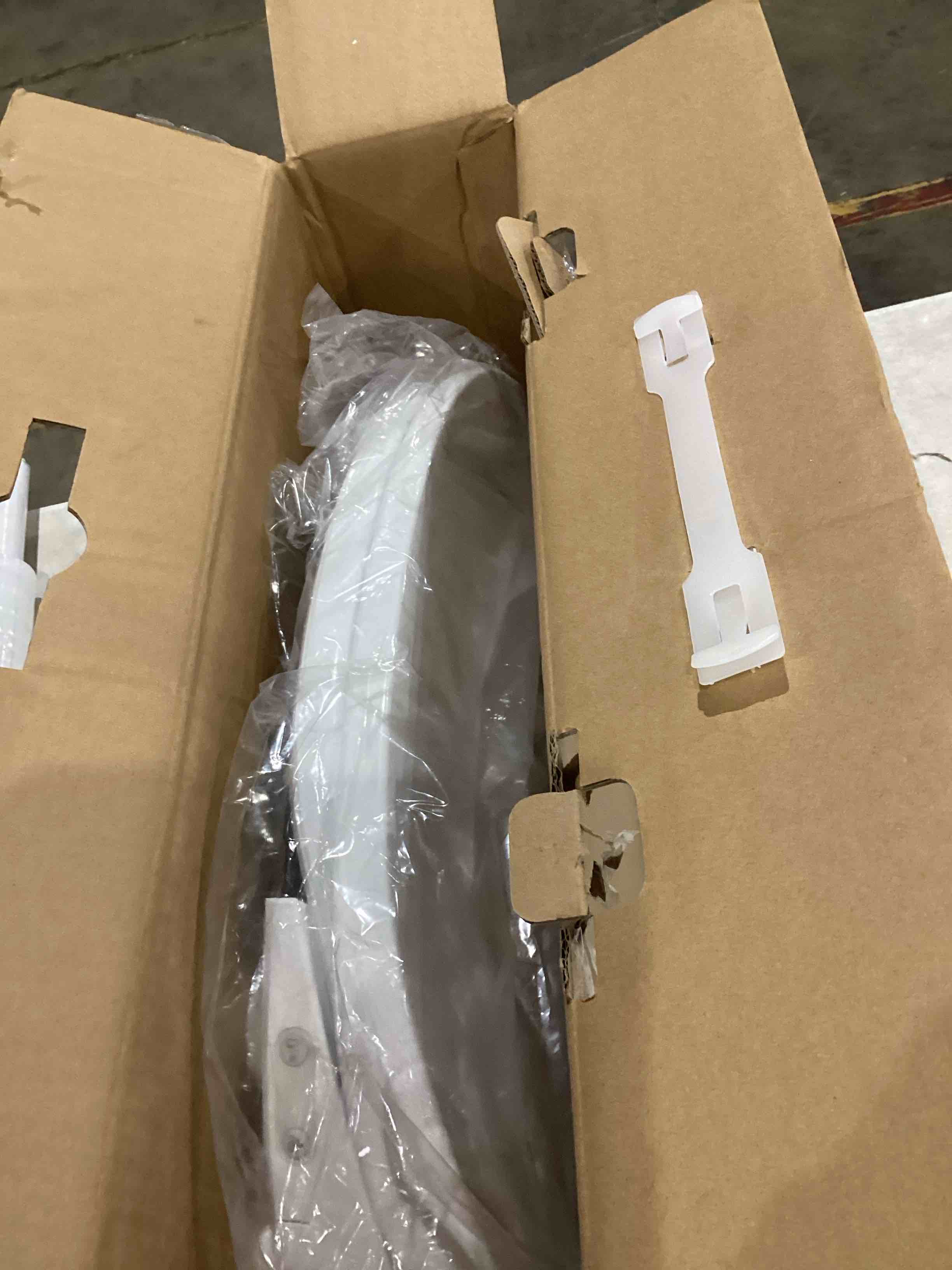 https://s3.amazonaws.com/lotting-images-prod/bidfta/ORG4237411_1751282112747.jpeg