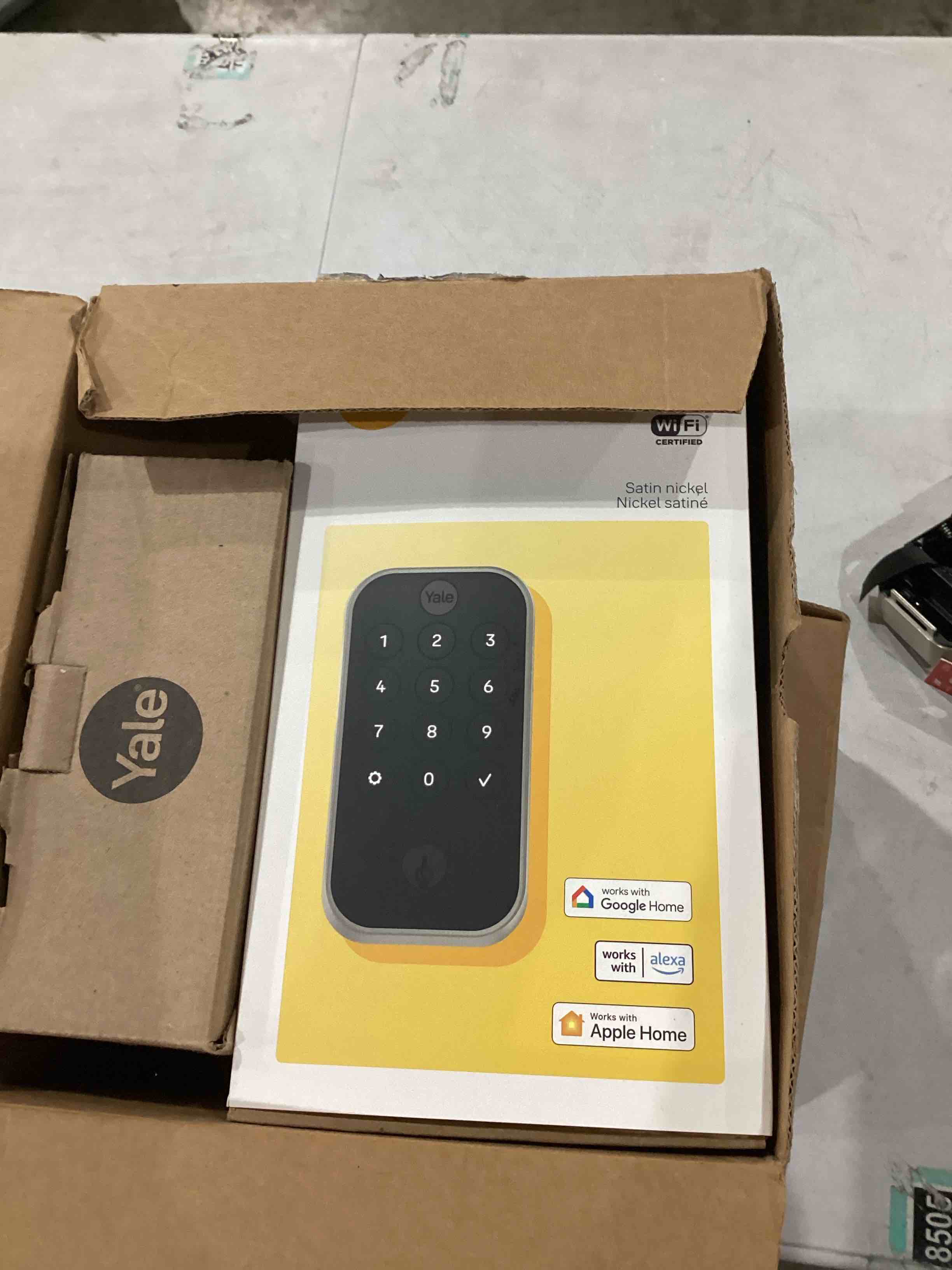 (similar)Yale Assure Lock 2 with Wi-Fi ; Keypad Smart Lock with Back-Up Key in Black - YRD410-WF1-BSP